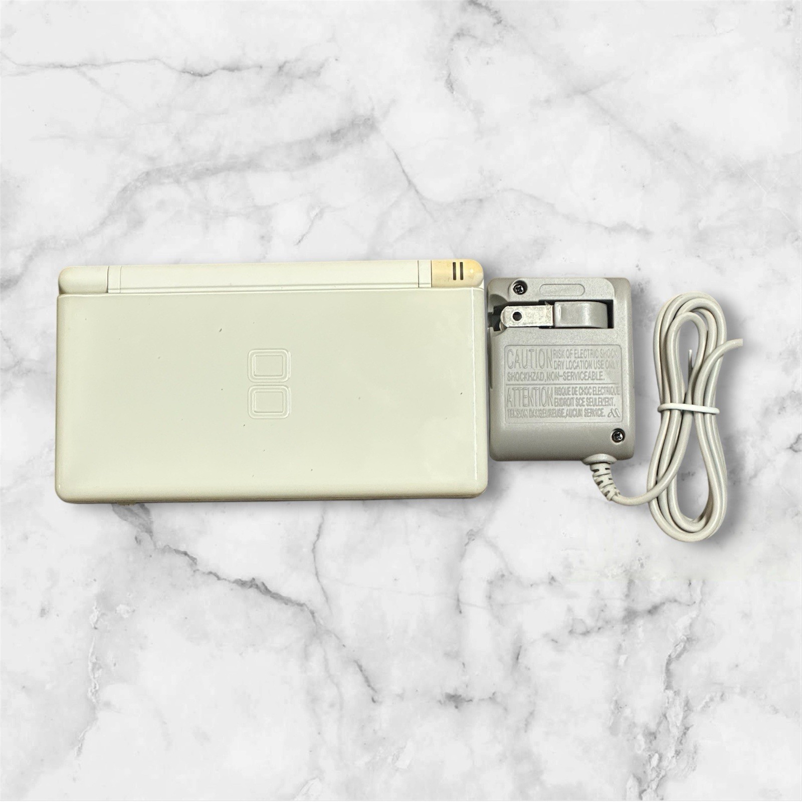 Nintendo DS Lite W/Charger USG-001- Polar White – GOOD CONDITION