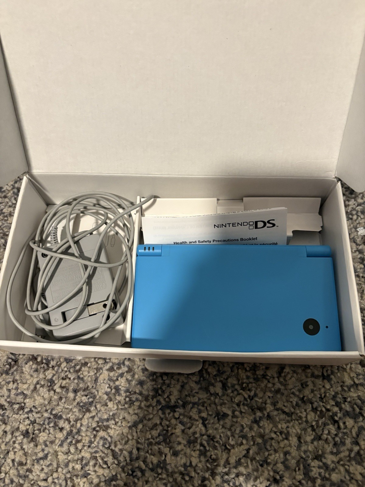 Nintendo DSI Blue Perfect Condition Comes With Original Box With Manual