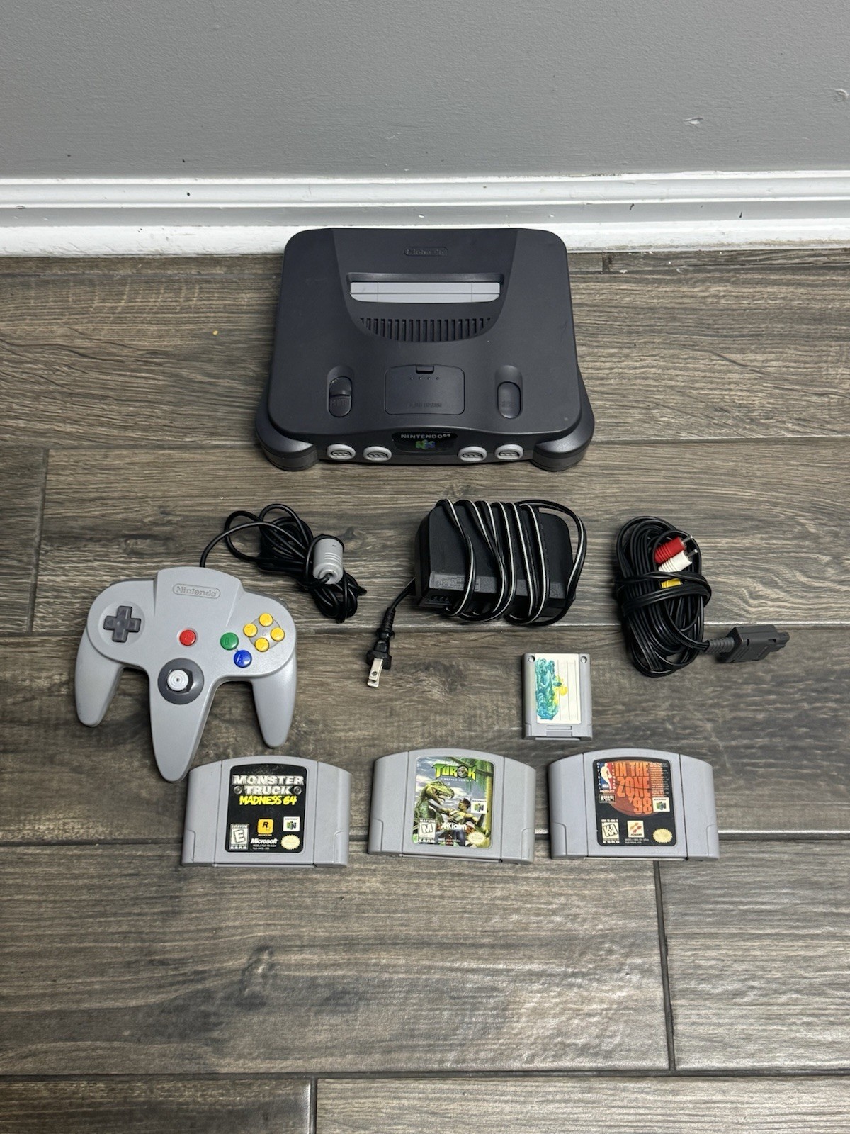 Nintendo 64 Console System Controller Cables 3 Games Memory Card Lot