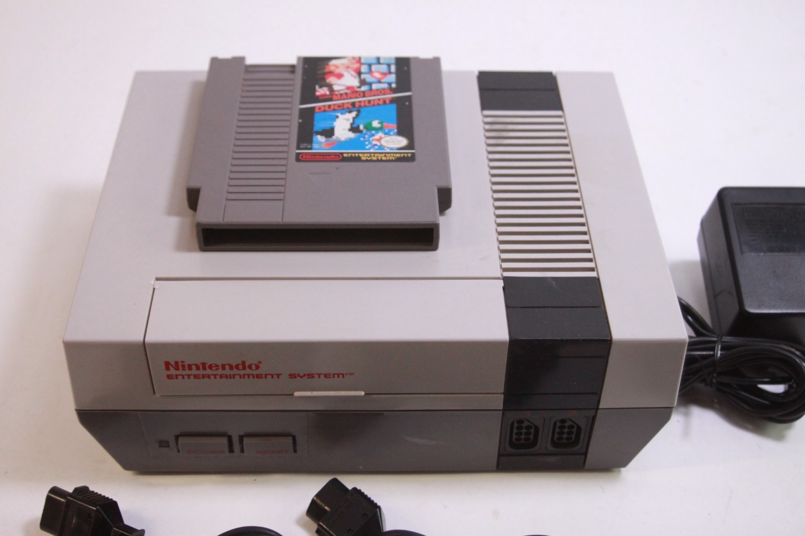 Nintendo NES Console W/ Mario Bros/Duck Hunt + 2 Controllers & Cables Bundle