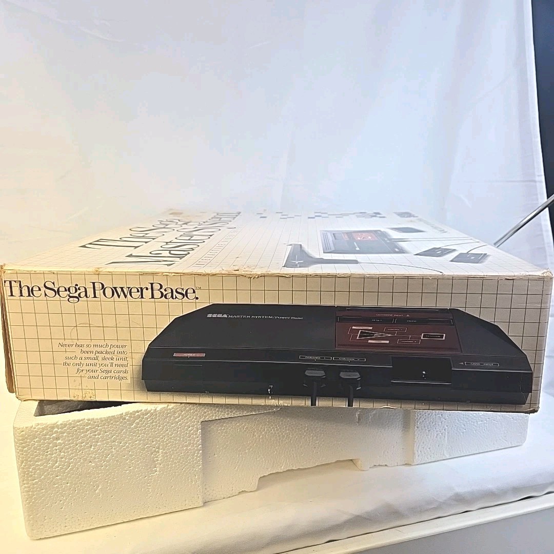 Vintage Sega Master System Console 1986 w/ Light Phaser, Quickshot & Box