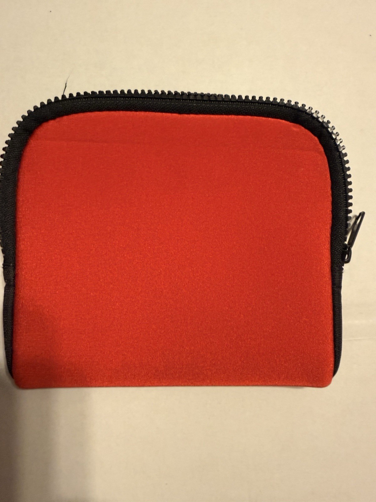Nintendo 2DS Black/Red Handheld Console 4GB PAL w/ Red Zipper Case no stylus or