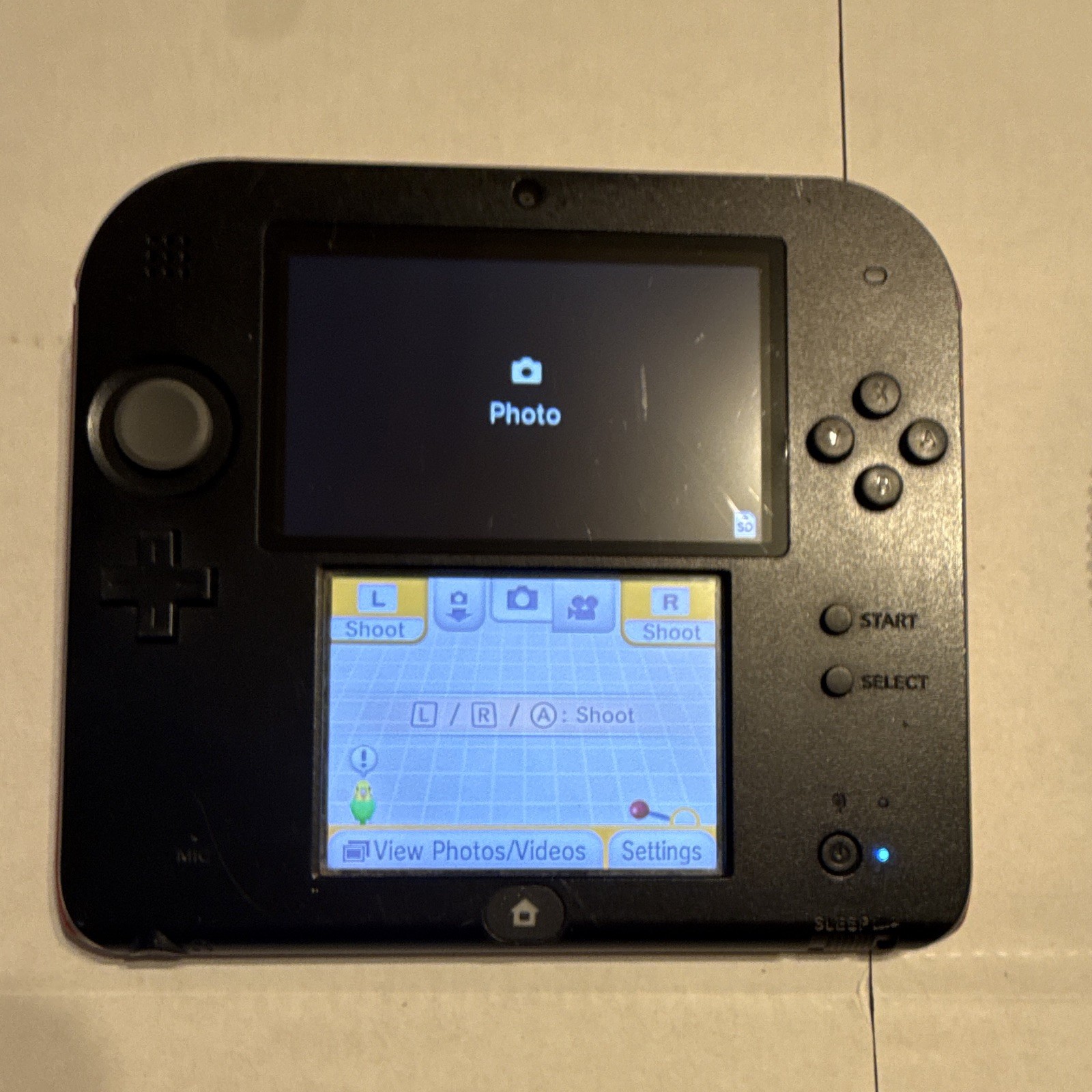 Nintendo 2DS Black/Red Handheld Console 4GB PAL w/ Red Zipper Case no stylus or