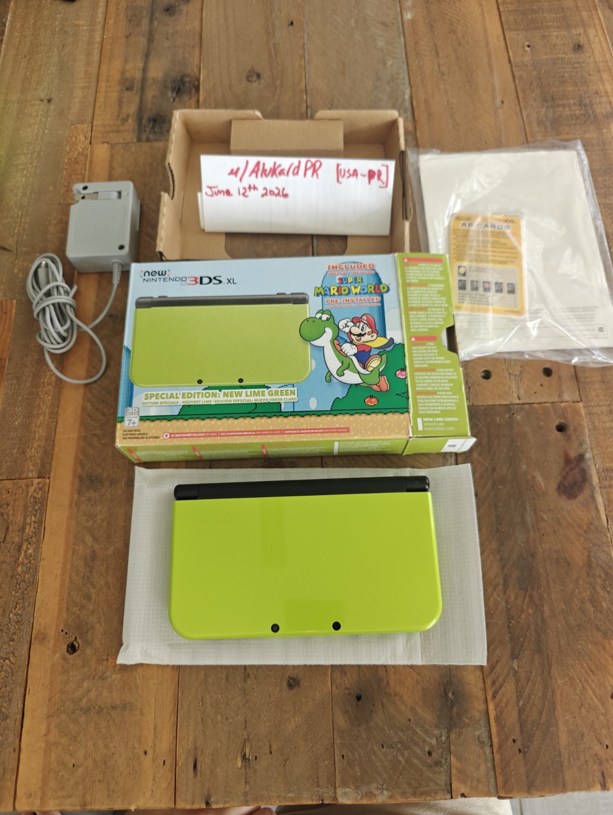 Nintendo CIB Top IPS New 3DS XL Lime Green/Black Special Edition Console w/ Box
