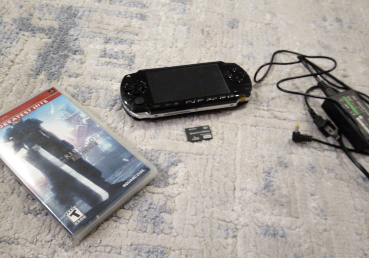 Sony PlayStation Portable PSP-1001 2GB – Black / Cleaned/New Housing Shell/WORKS