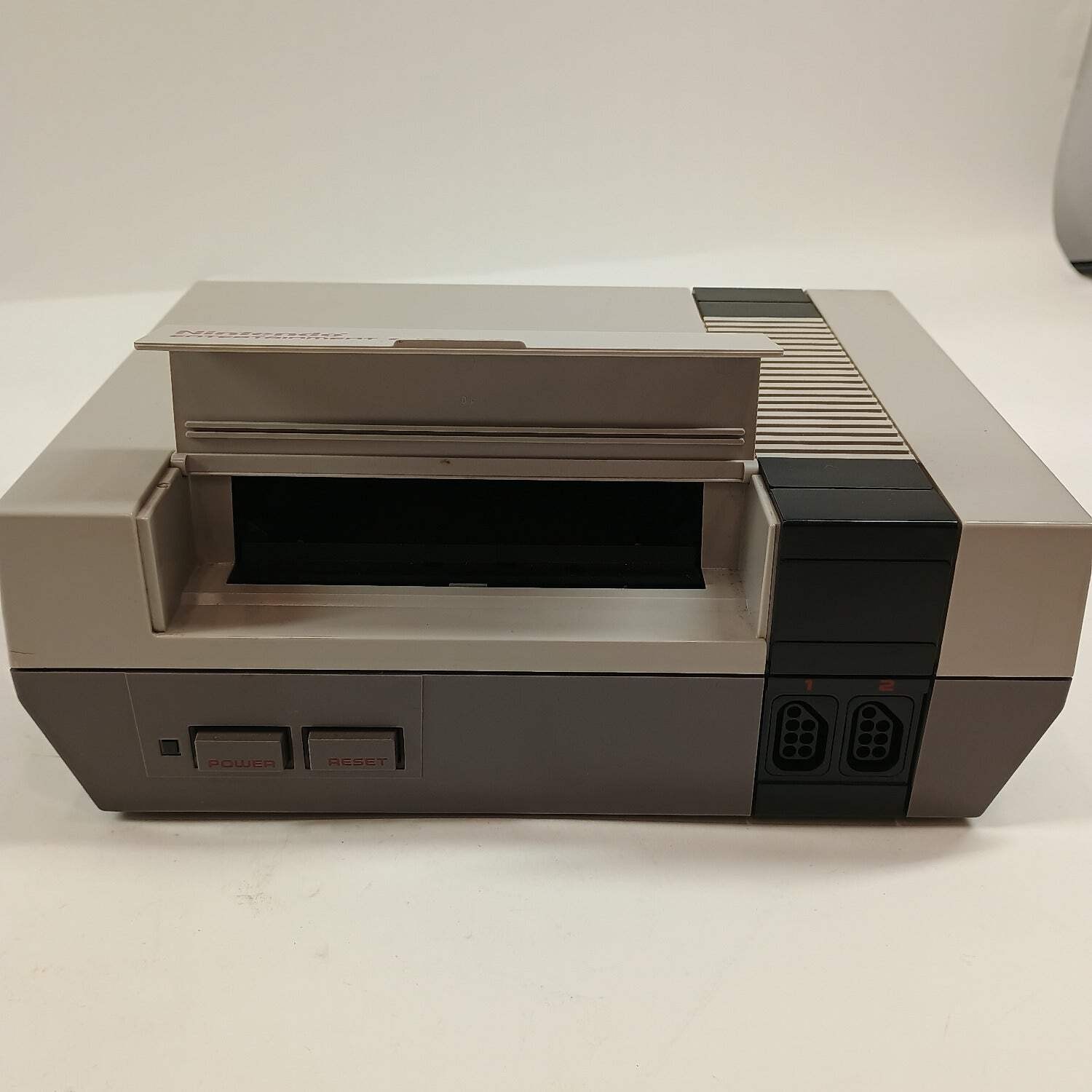 Nintendo Entertainment System NES Console Gaming System NES-001 Gray With Extras