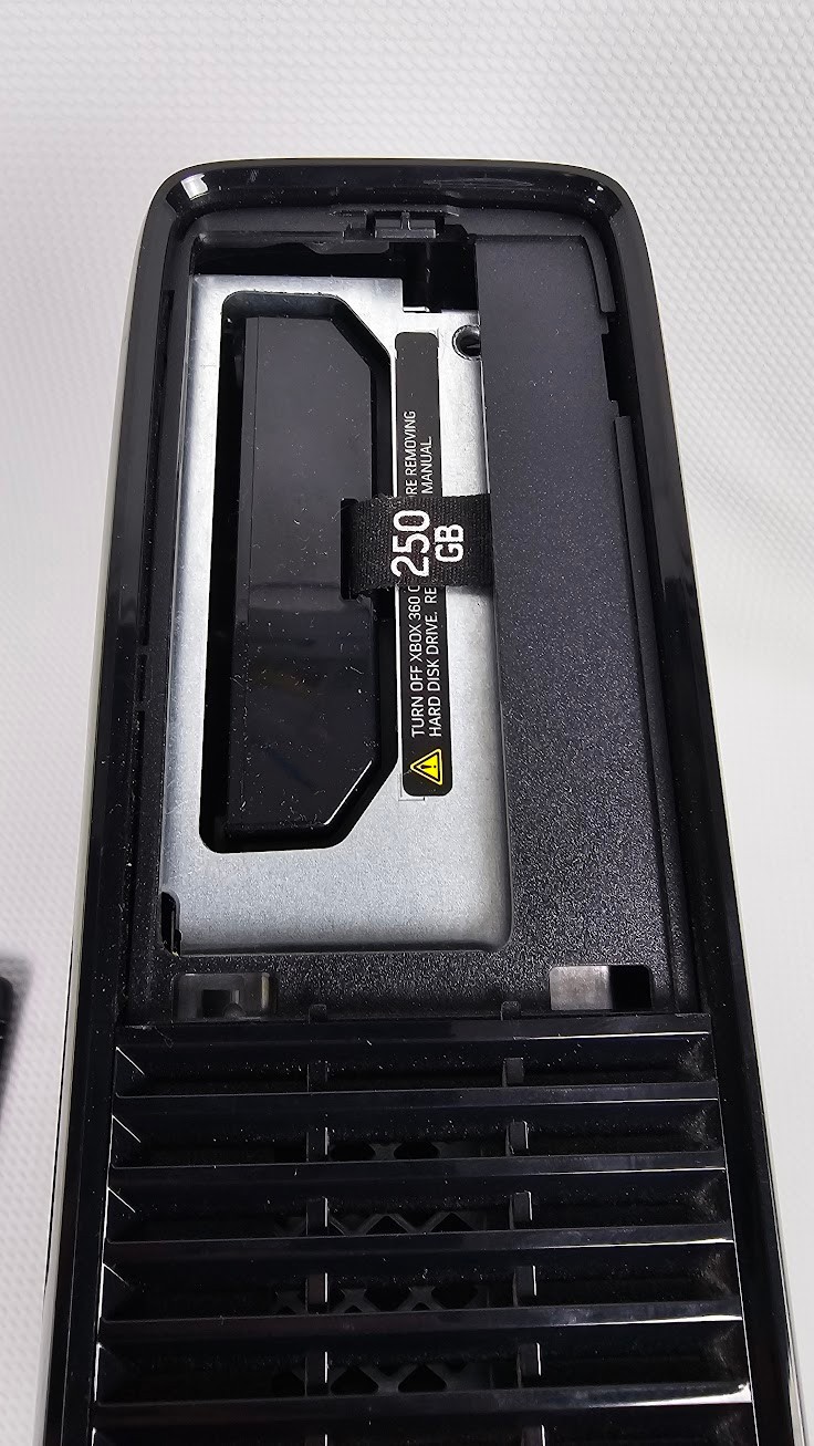 Microsoft Xbox 360 S 250GB Model 1439 Console Bundle – Fully Tested!