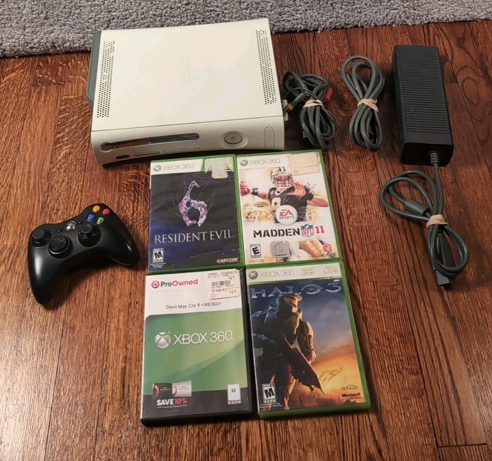 Xbox 360 White Gaming Console Bundle 20GB HDD Tested Works Great Games Lot