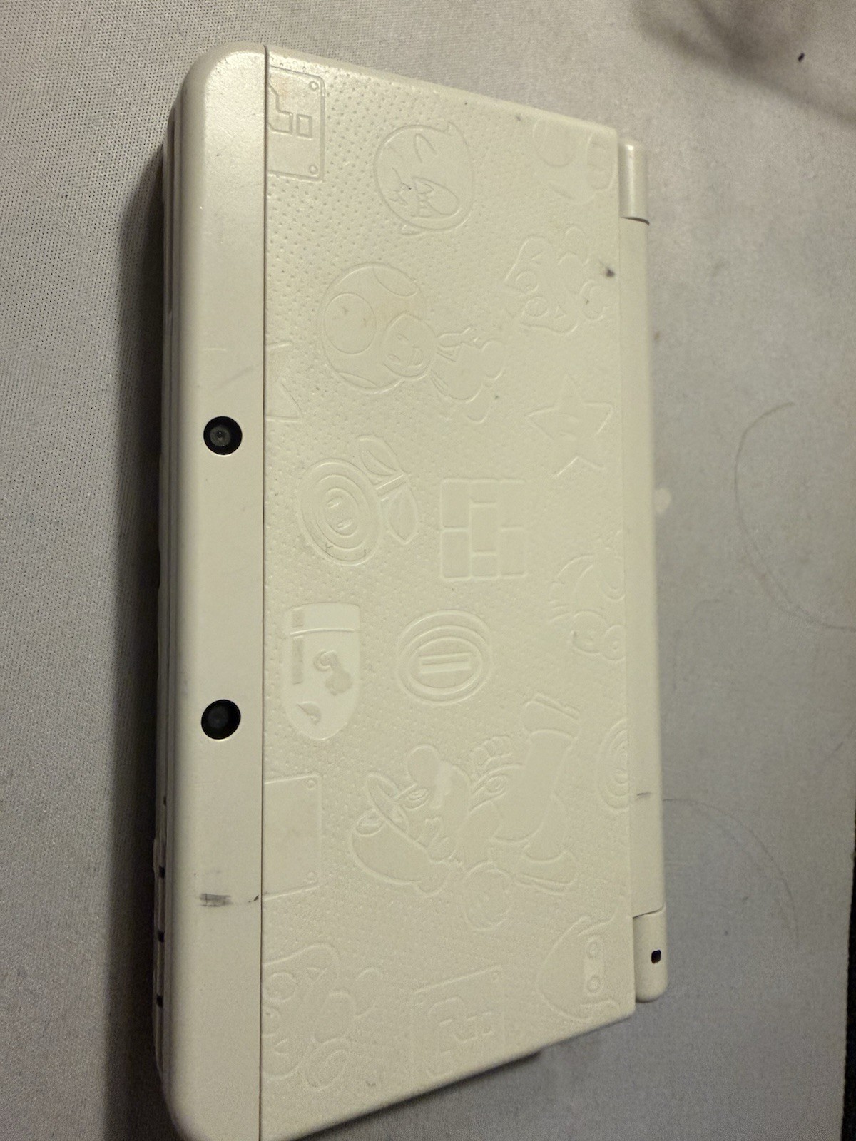 *RARE* Nintendo 3DS White Handheld System 3D Capability 4GB NTSC-U/C CTR-001