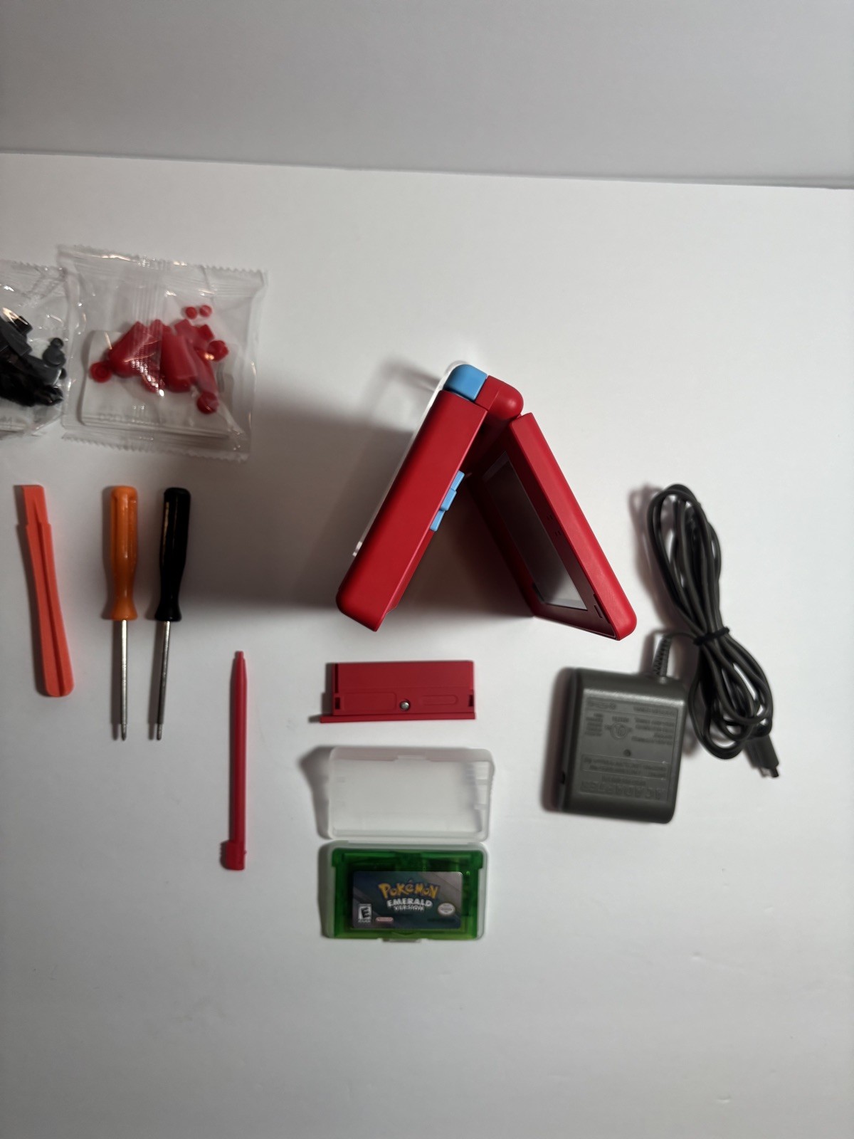 Nintendo DS Lite Pokedex With Charger and emerald