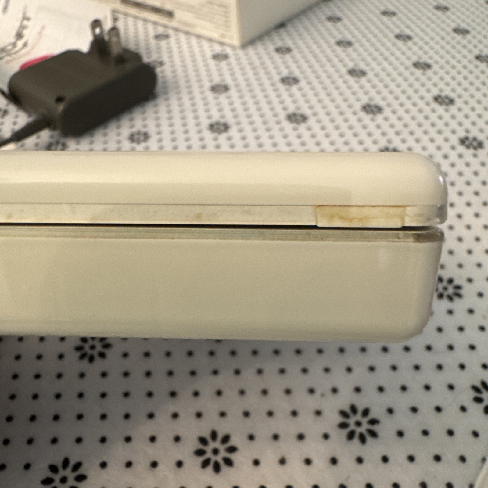 Nintendo DS Lite Handheld Console – Polar White