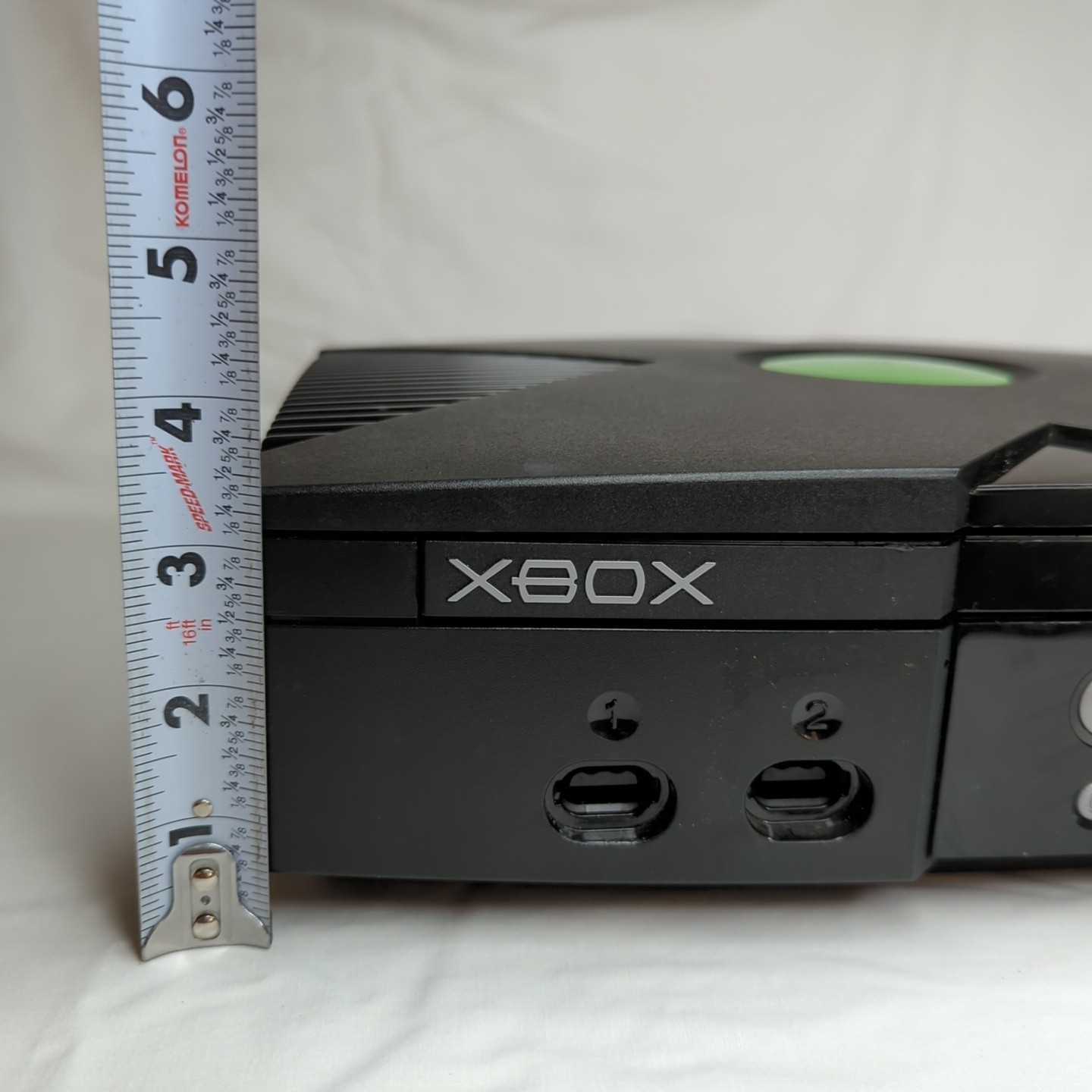 MICROSOFT XBOX CONSOLE WITH POWER CORD FOR PARTS AND REPAIR