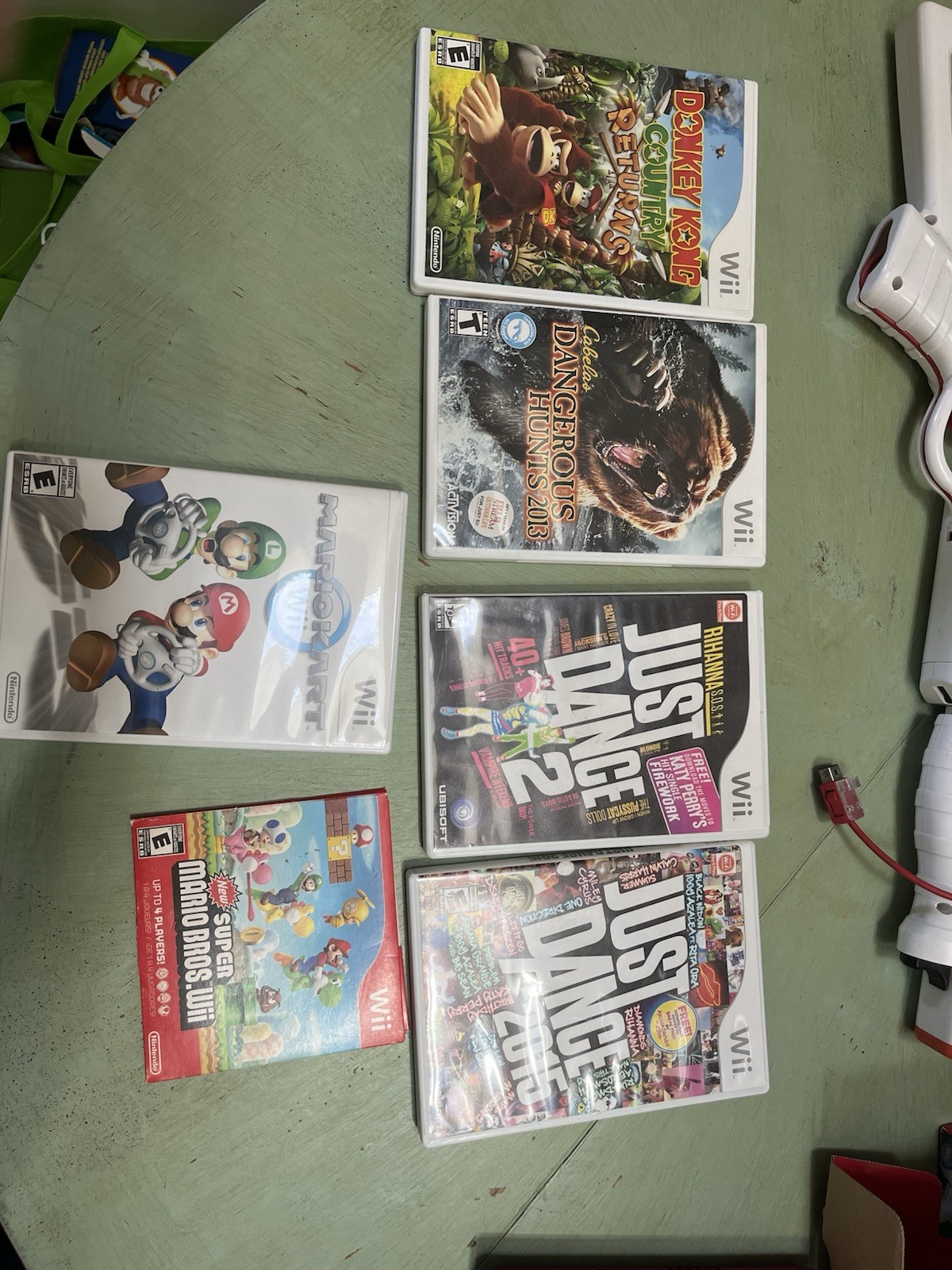 Nintendo Wii Mini Red Console Mario Kart Bundle *Tested *Missing Sensor Bar*