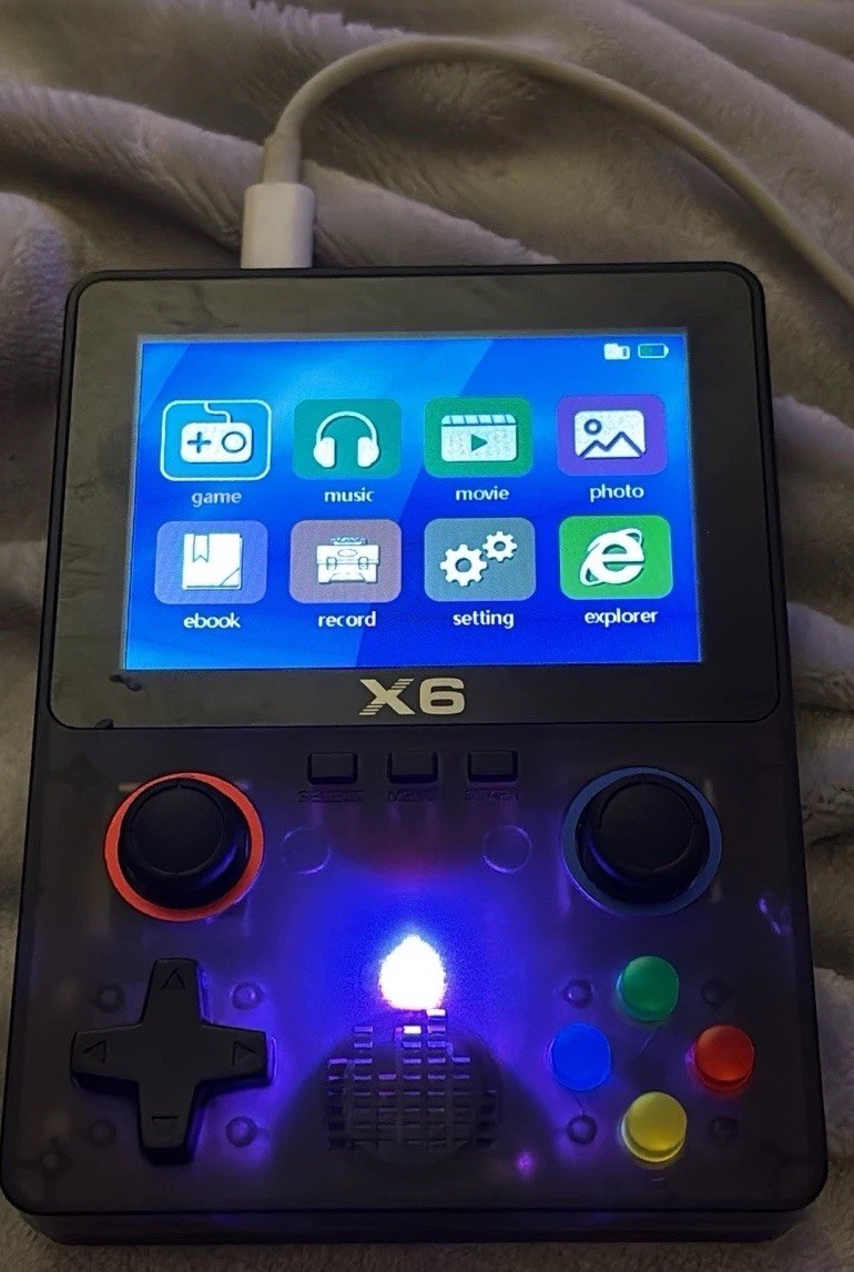 X6 Retro Handheld Video Game Console Dual Joystick 3.5 Inch IPS Screen Nice