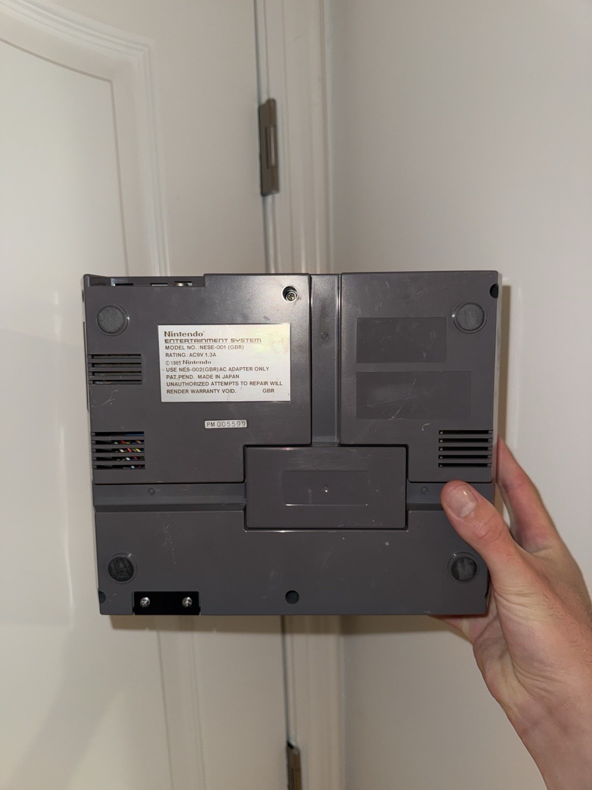 Nintendo Entertainment System NES Console – Gray (NES-001)