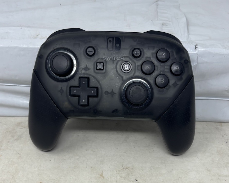 Nintendo Switch HAC-001 Console Mario Game Bundle + Pro Controller Cords Tested.
