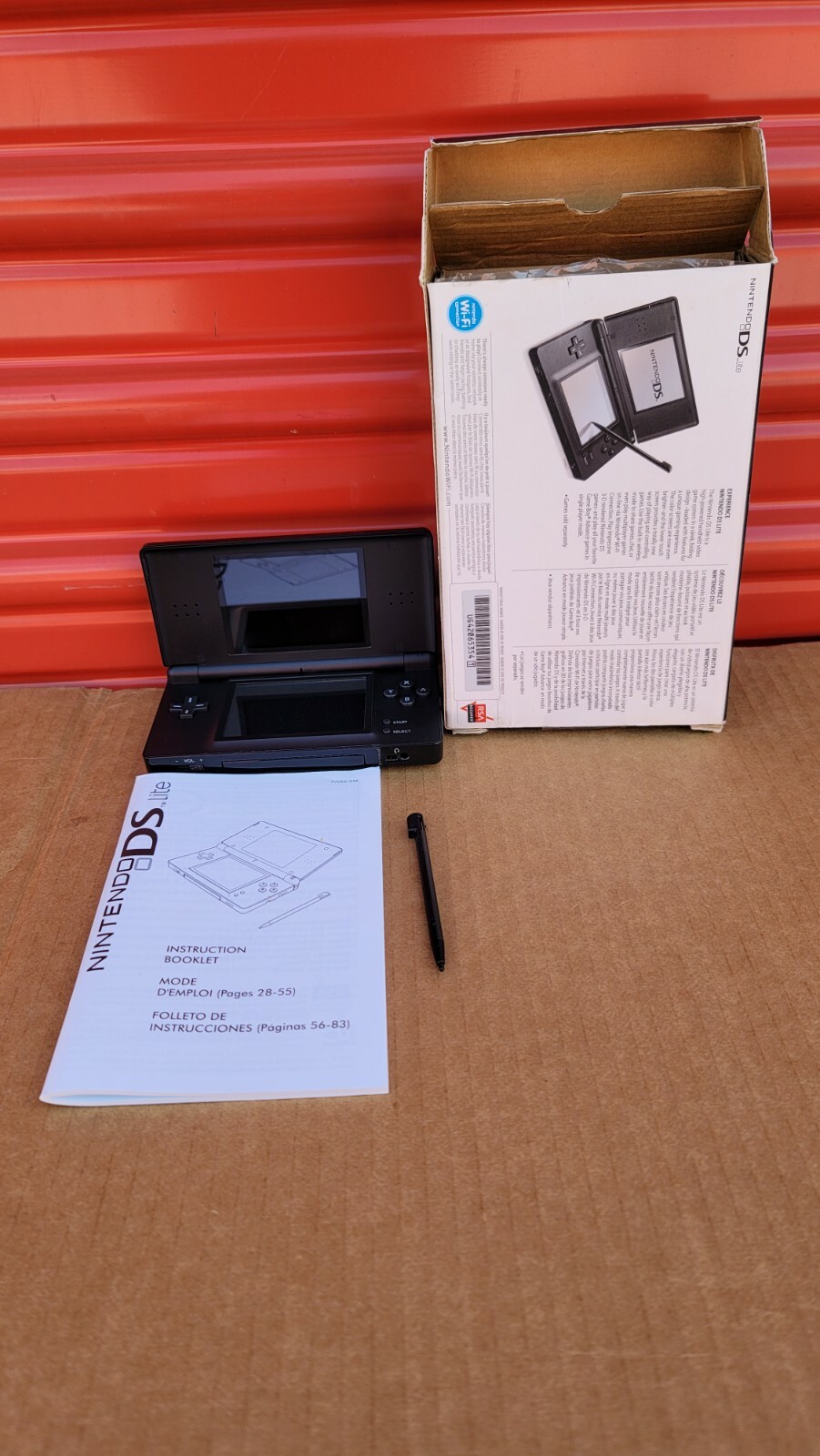 Nintendo DS Lite (Crimson Red/Black) NO Charger ( CHARGER IS MISSING)