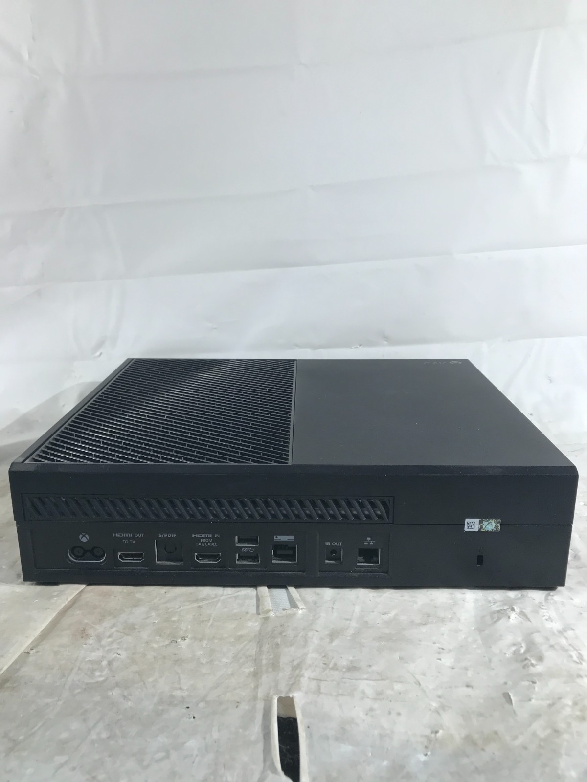 Xbox One w/ Controller, Charging Port & Accs