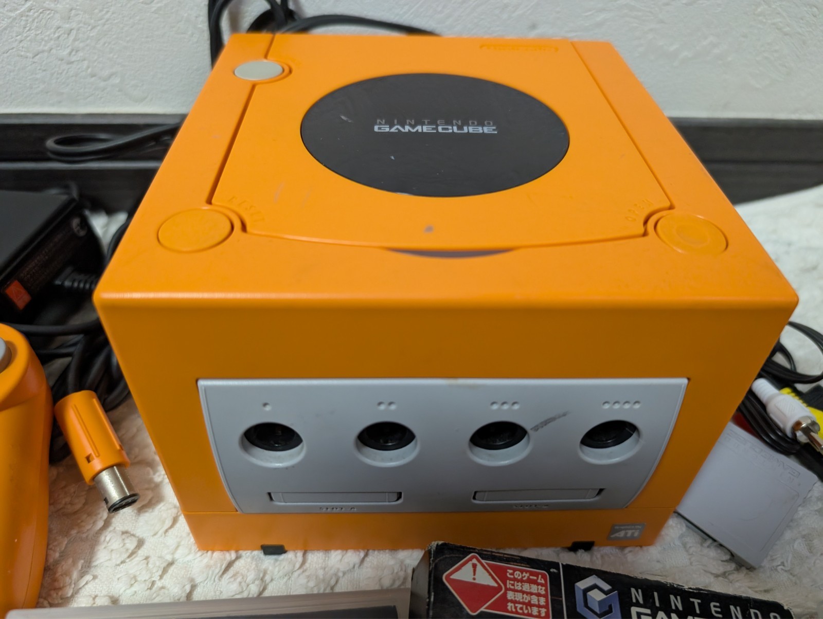 Nintendo GameCube Orange DOL-001 Set Tested Mario Resident Evil Naruto DBZ Japan