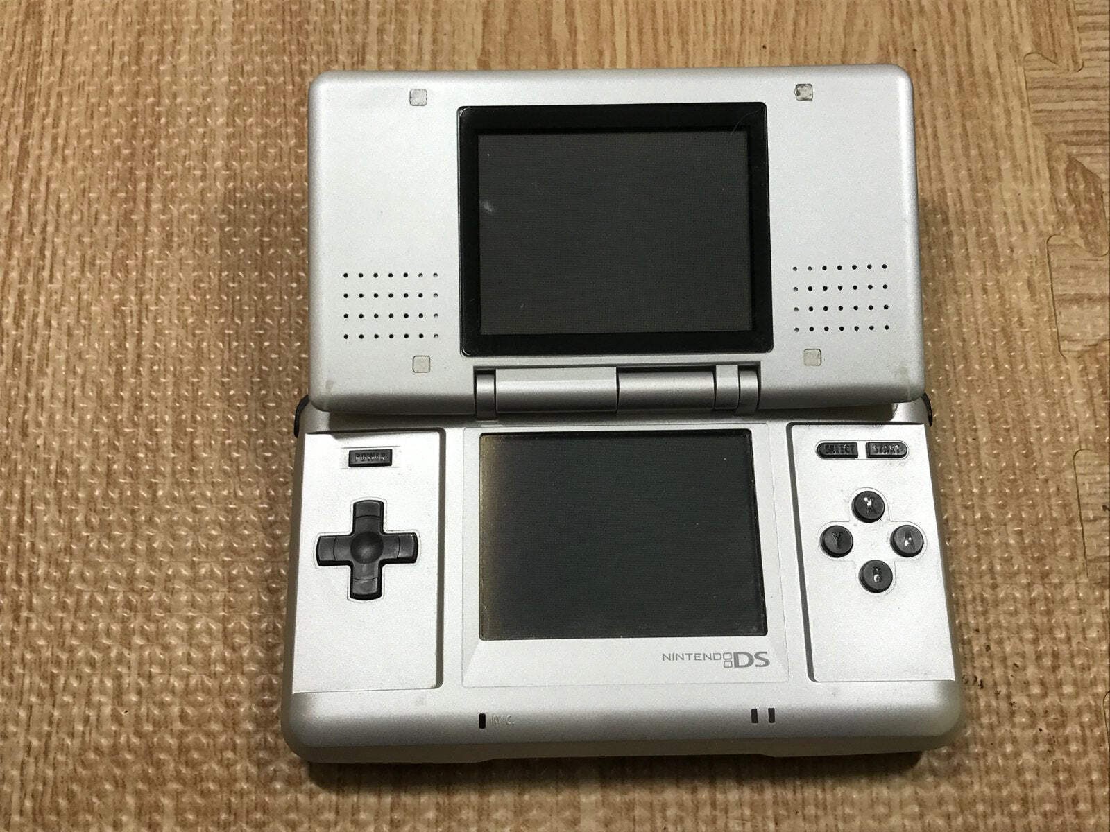 Nintendo DS Platinum Silver Console Nintendo Japan – With Defects LG9508