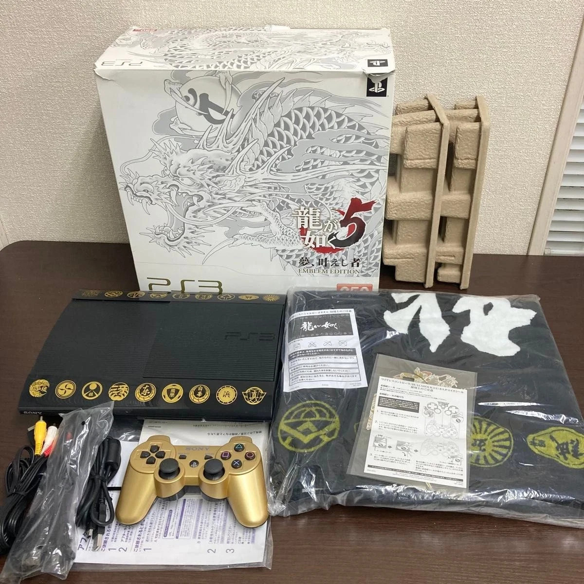 PS3 Yakuza 5 Emblem Edition 250GB Console – Used, Tested and Working JAPAN