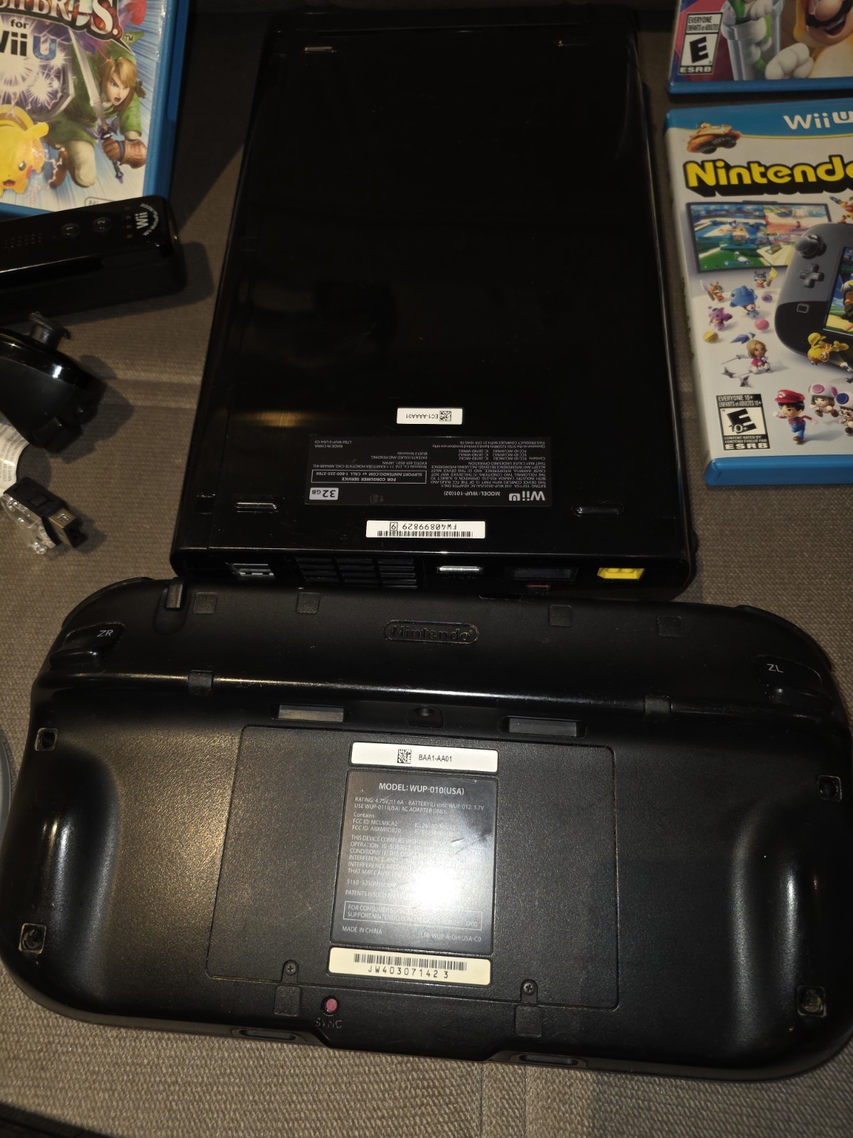 Nintendo Wii U Bundle Black 32GB Console Gamepad Cables 3 Game motion bar & con