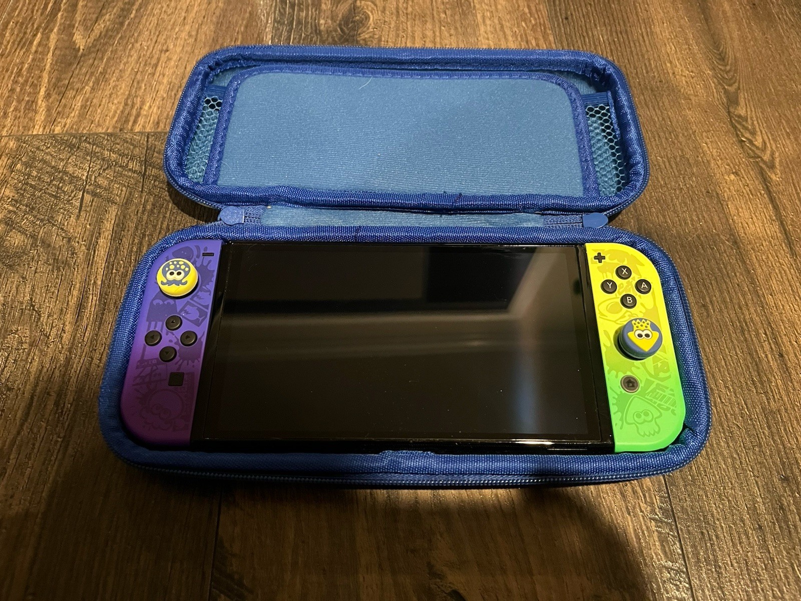 Nintendo Switch (OLED Model) Splatoon 3 Special Edition With Carrying Case