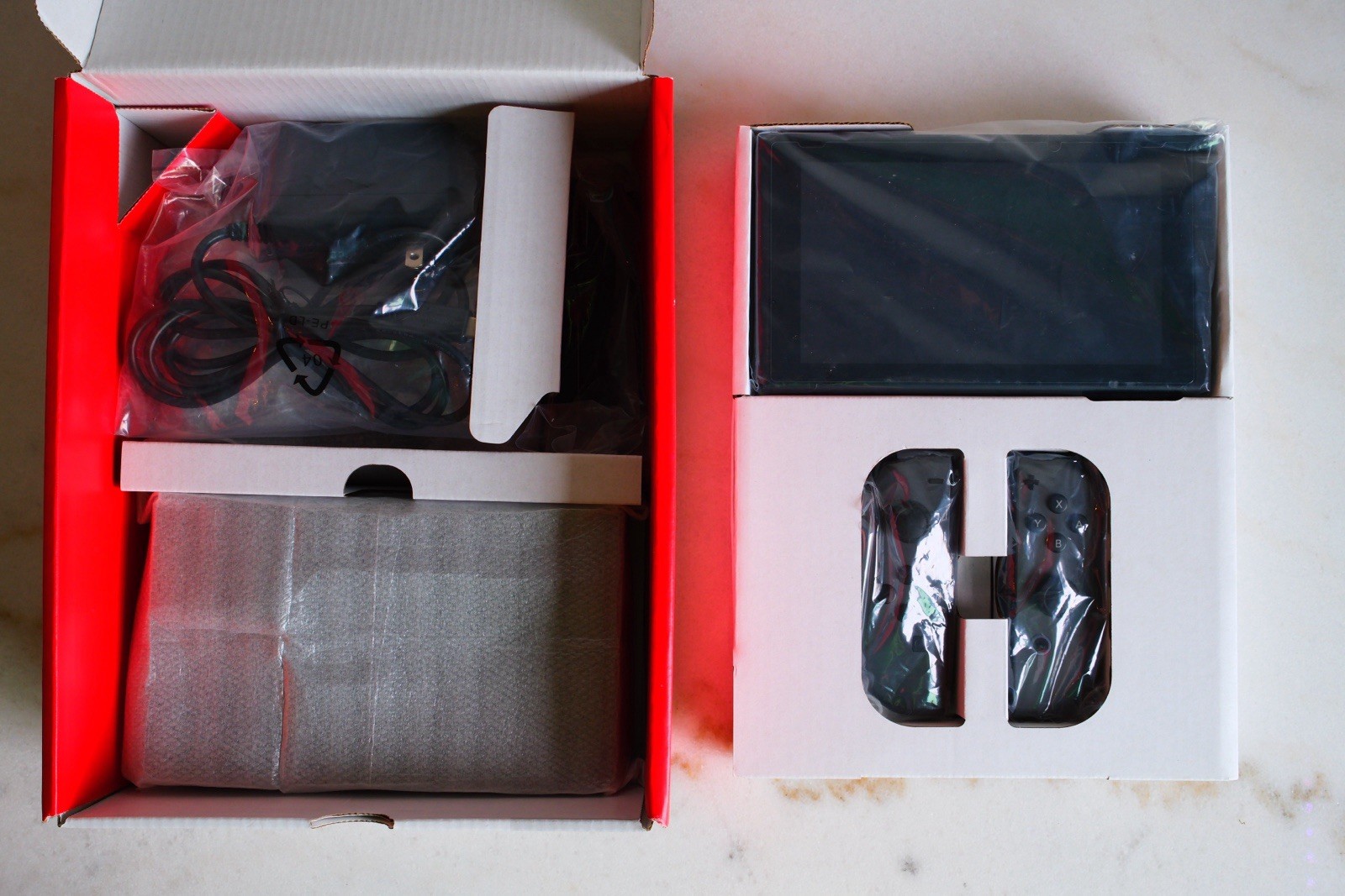 Nintendo Switch Console HAD-S-KAAH (JPN) Complete in Box + 3 Controllers Tested