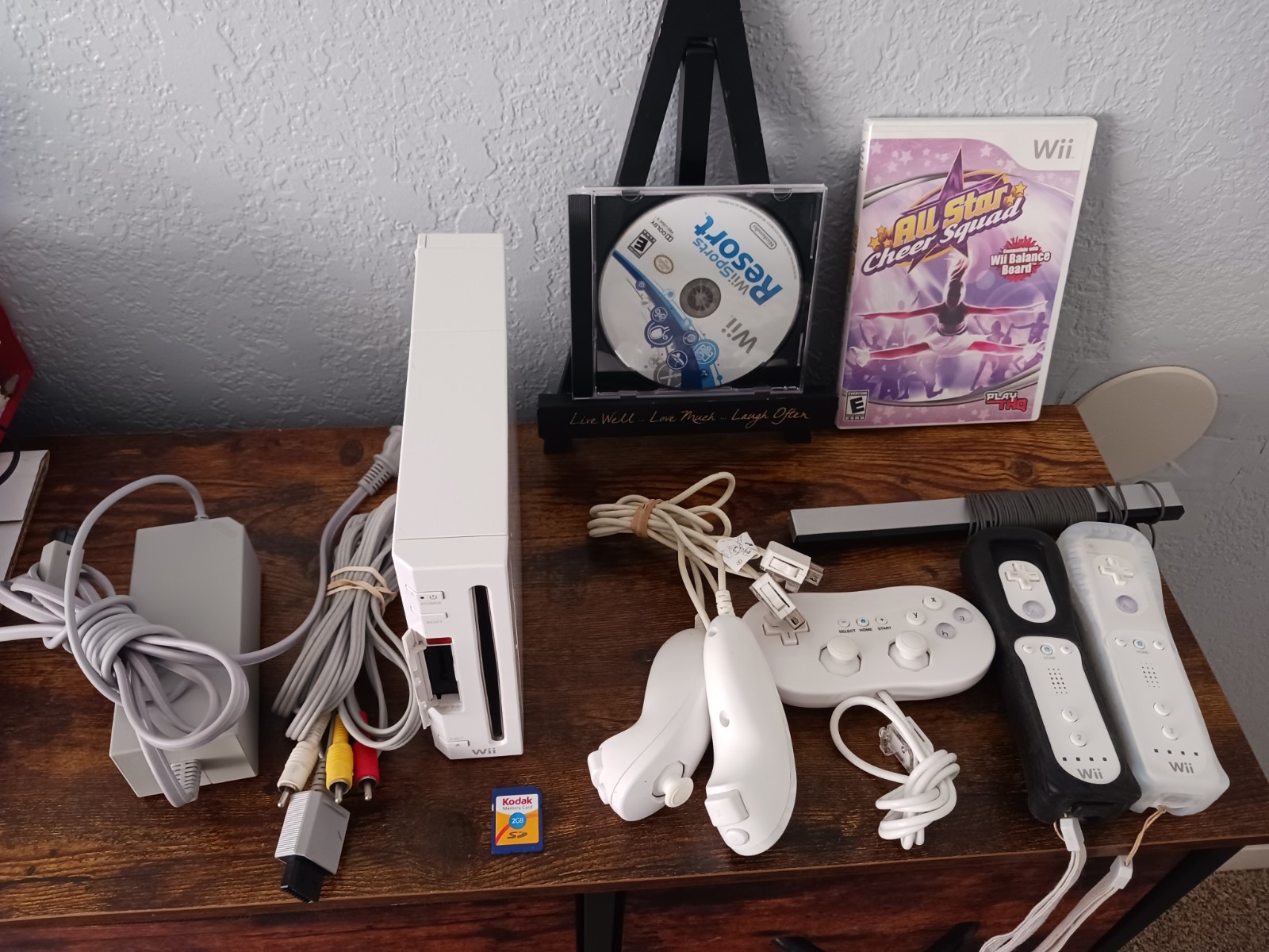 Nintendo Wii Console Bundle (RVL-001) ●Wii Sports Resort ●GameCube ●Zelda Link
