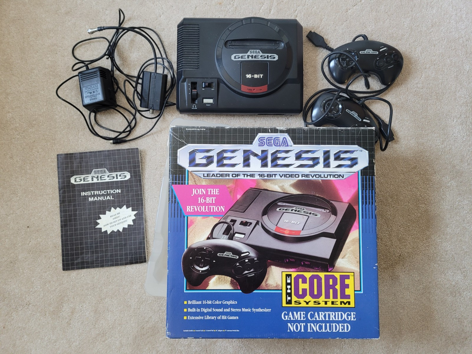 Sega Genesis 16 bit Console 1601 controllers cables box manual 1992