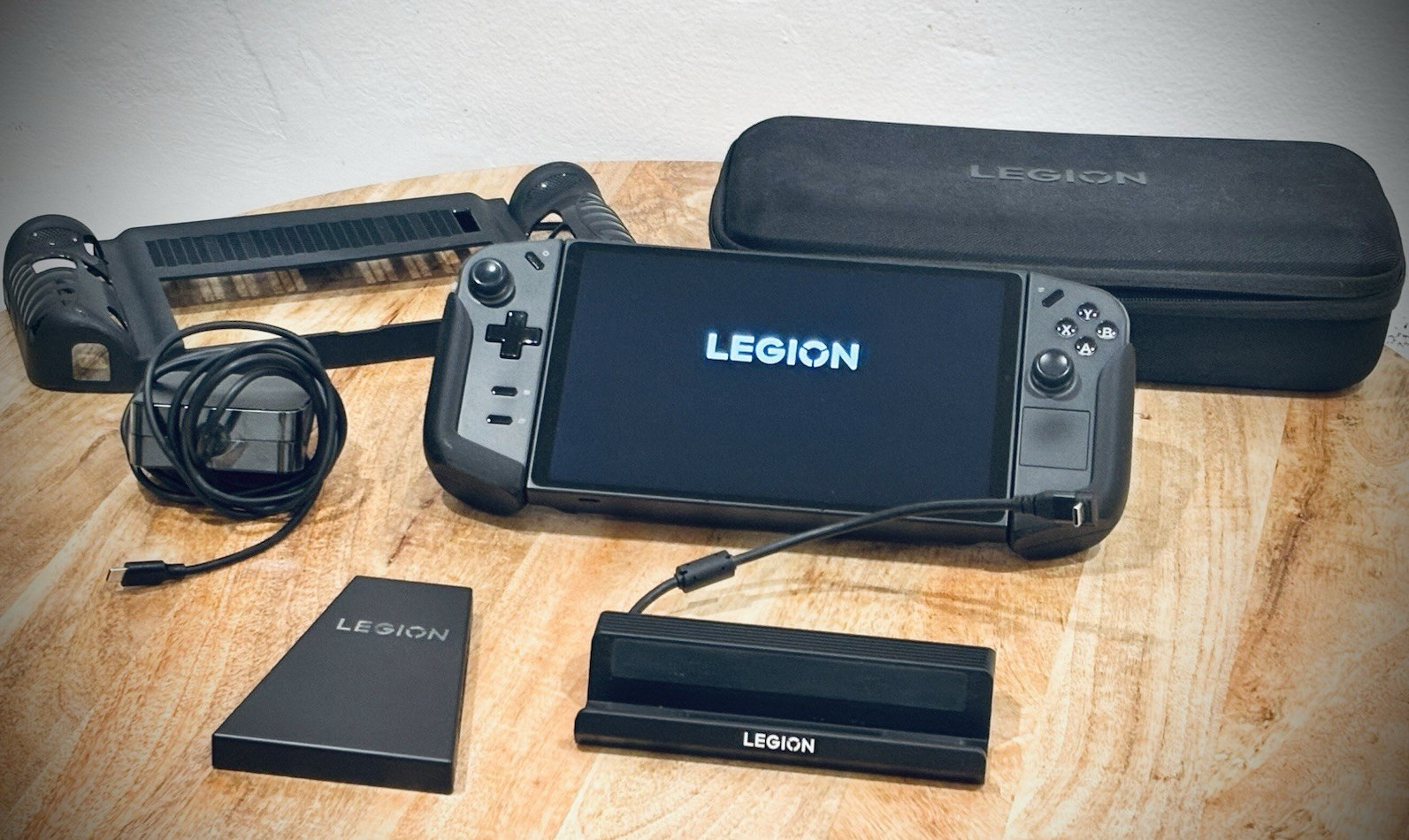 Lenovo Legion Go 1TB AMD Ryzen Z1 Extreme Handheld Gaming PC – Bundle