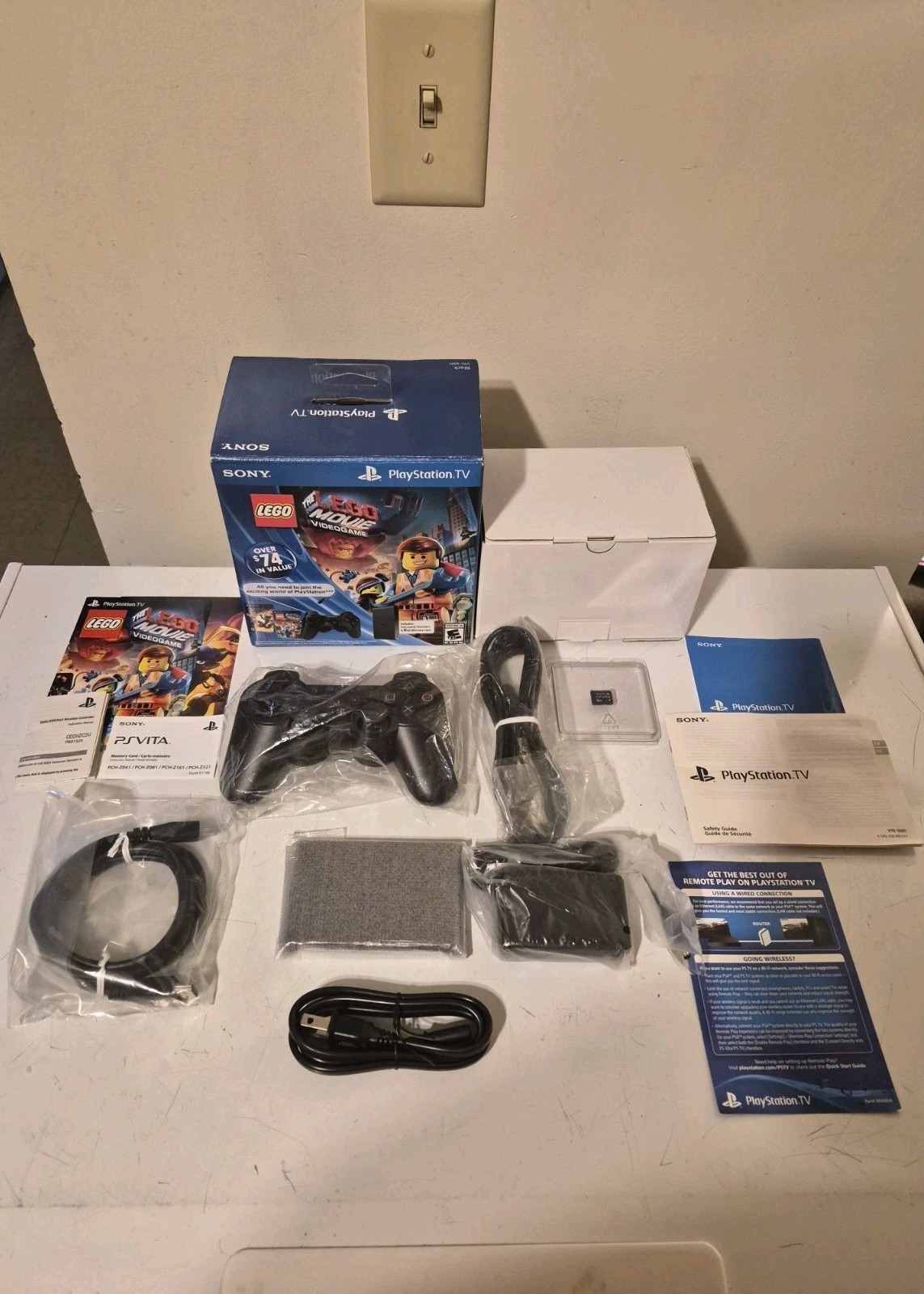 Sony PlayStation TV VTE-1001 Bundle-LEGO Movie (Sony PlayStation Vita)