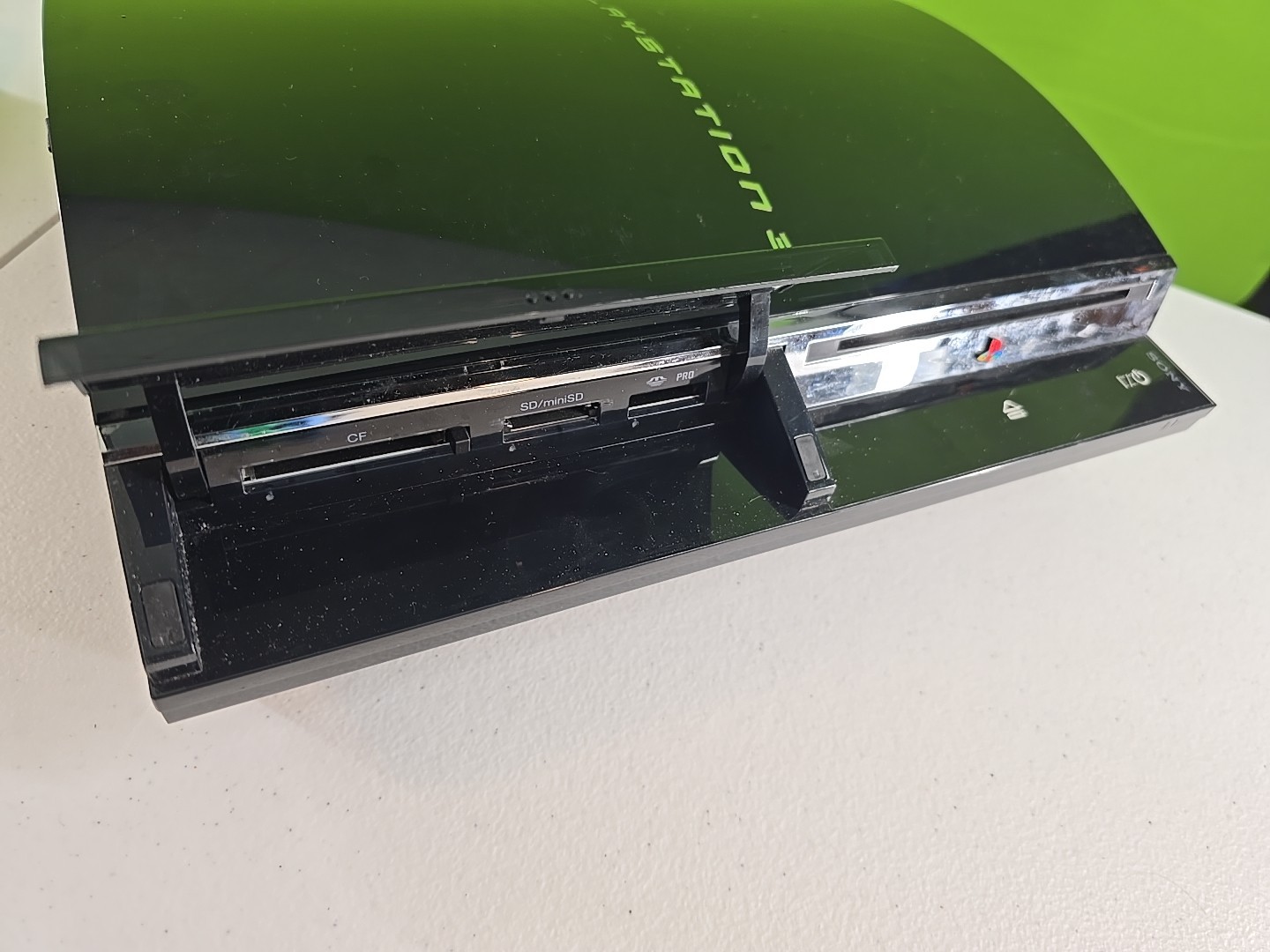 SONY PlayStation 3 PS3 cbeh1000 Console ONLY BACKWARD COMPATIBLE (FOR PARTS)