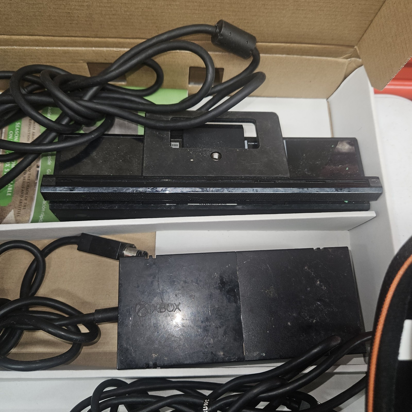 Microsoft Xbox One 500GB Black Console Bundle Attach On Titan Toy Soldiers