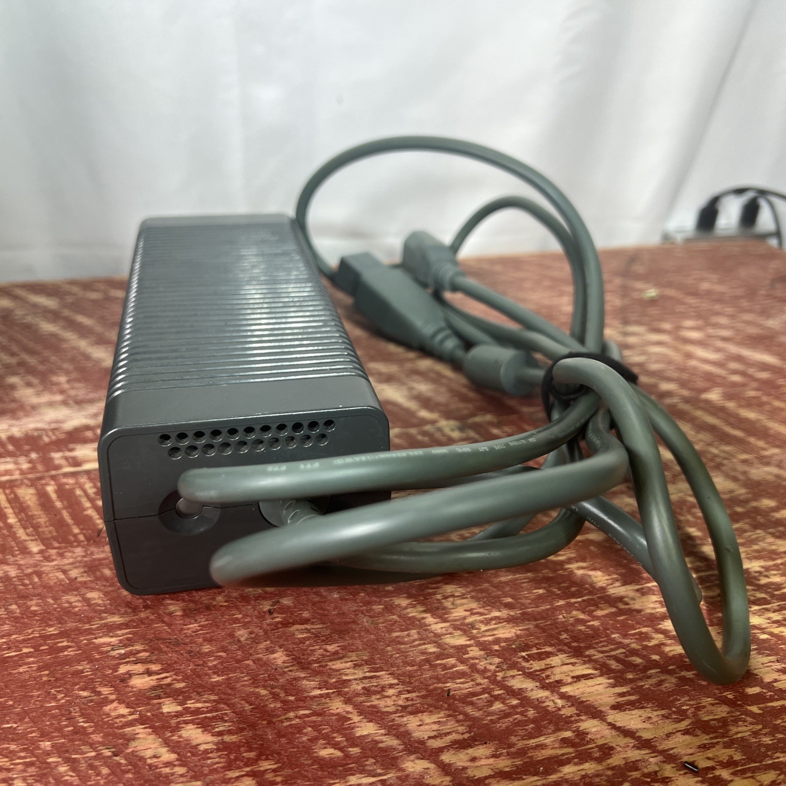 Microsoft Xbox 360 Elite 120GB Console System Bundle 4 Games AV & Power Cables