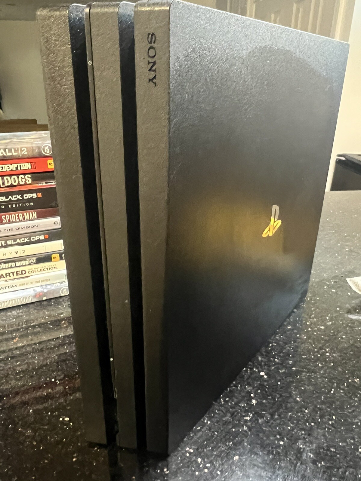 Sony PlayStation 4 PS4 Pro 1TB Jet Black CUH-7115B Console (Very Good Condition)