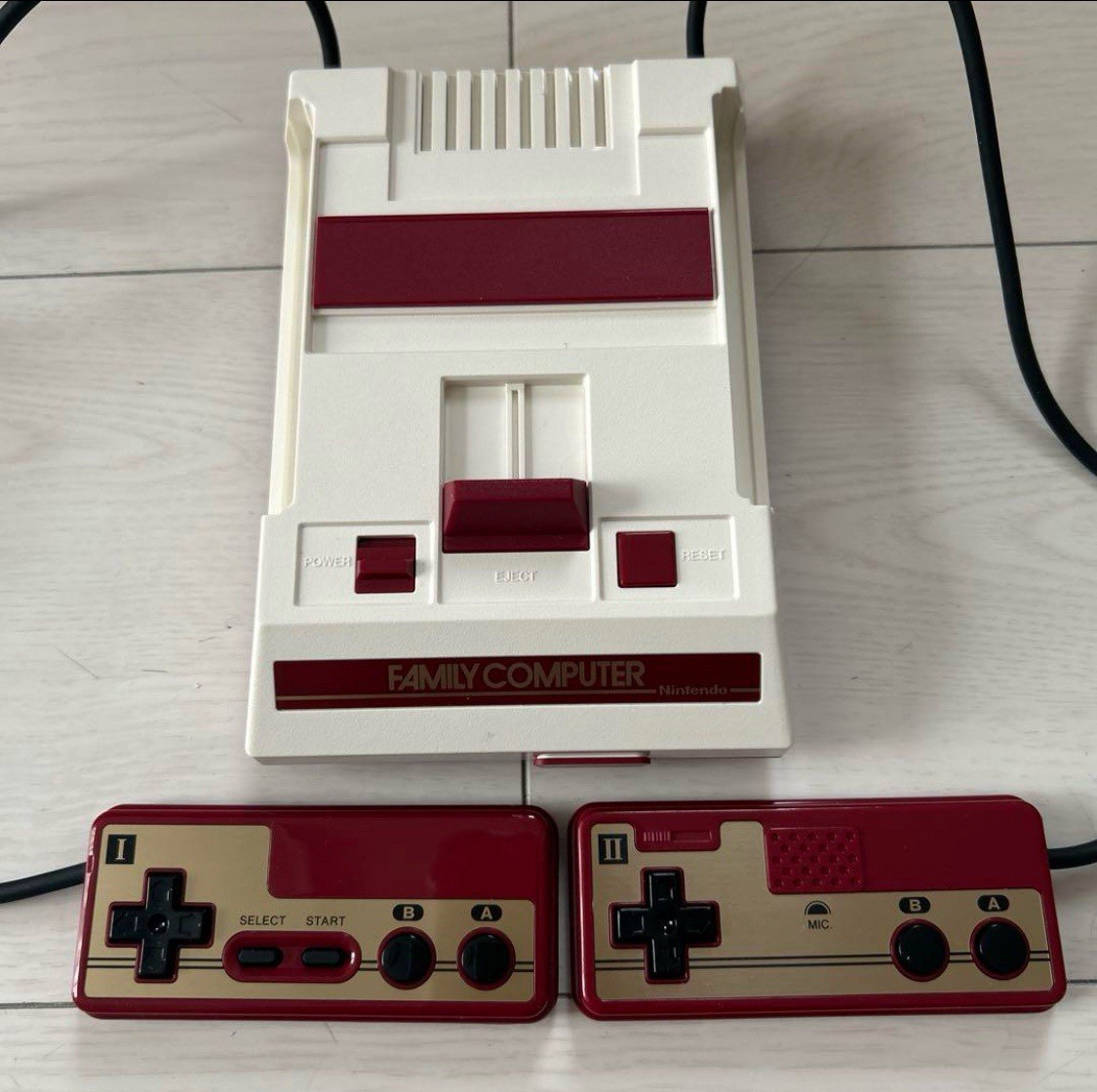 Nintendo Famicom Classic Mini Family Computer Collectible Game Console no cable
