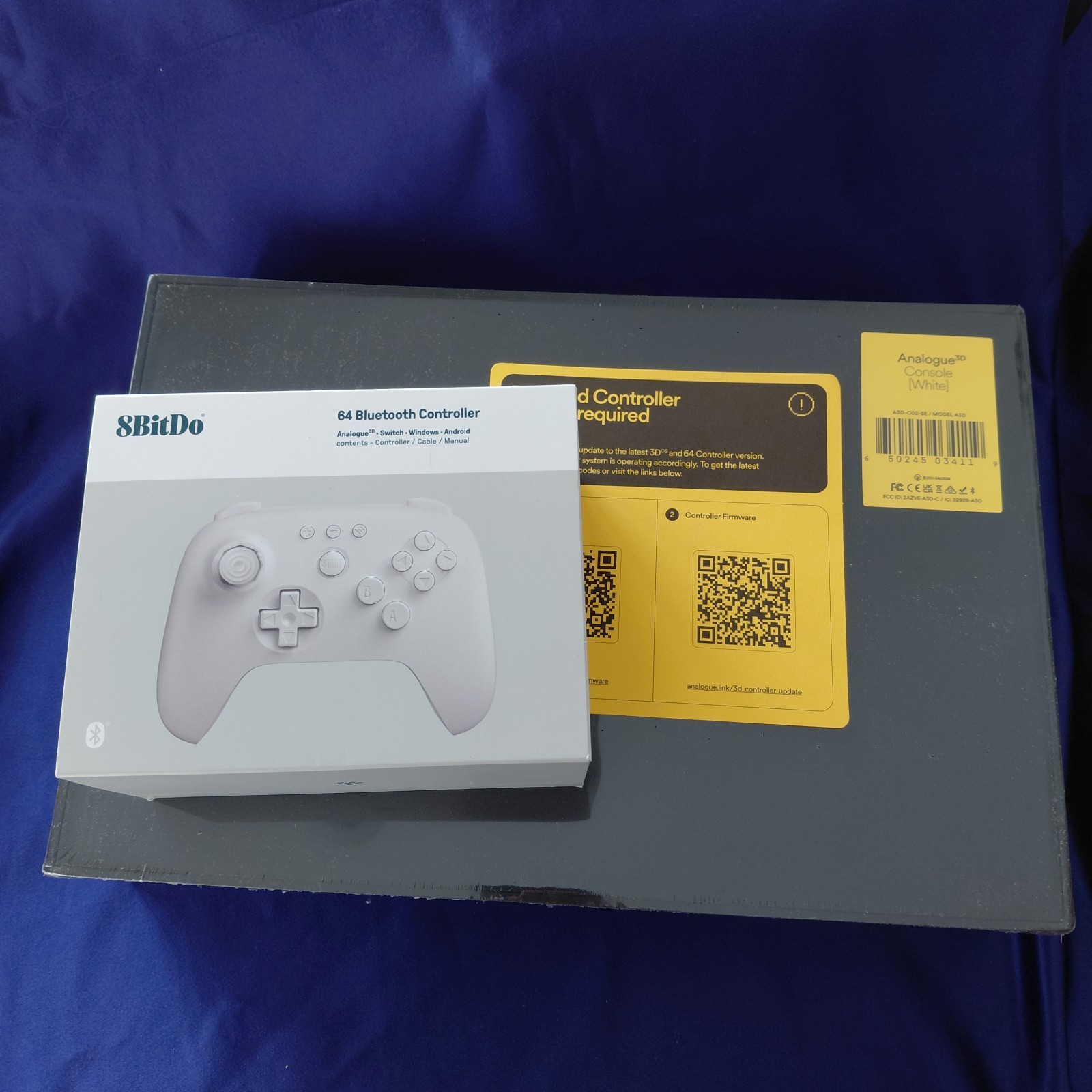 NEW- Analogue 3D (white) factory sealed + 8BitDo Controller