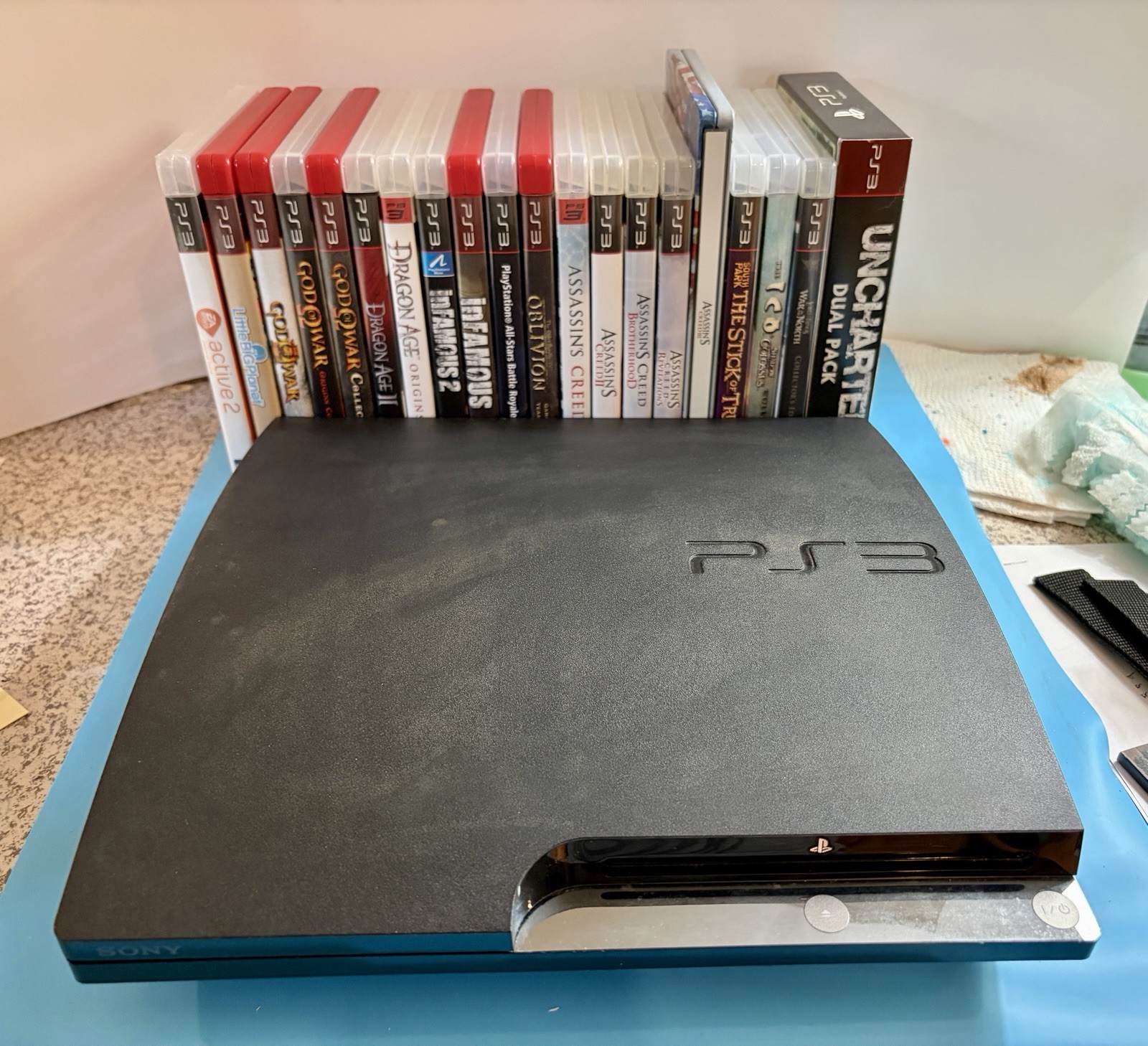Sony PlayStation 3 Slim 160GB + Games + Accessories WORKING