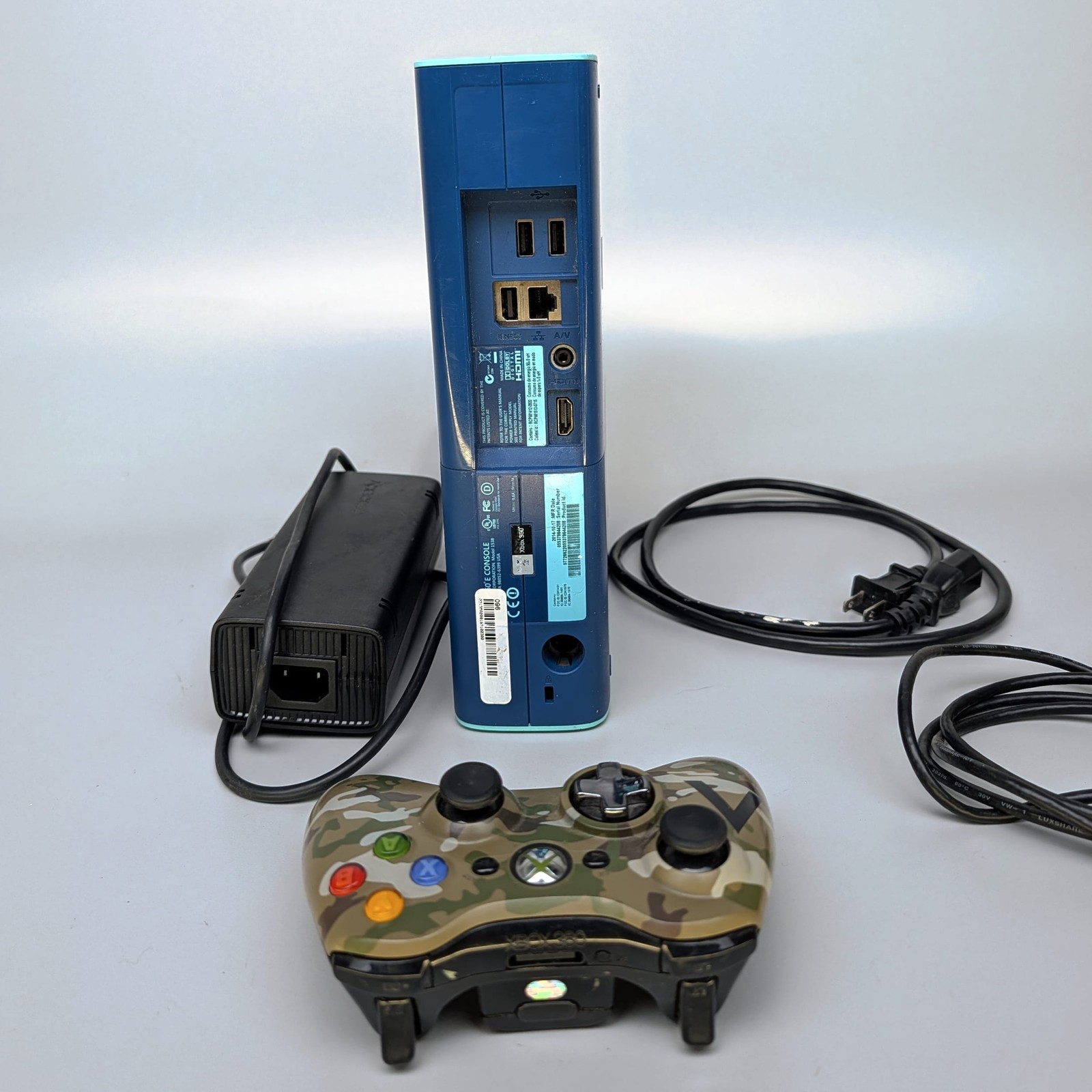 Microsoft Xbox 360 E Console 500GB Blue Call of Duty+Camo Controller Tested