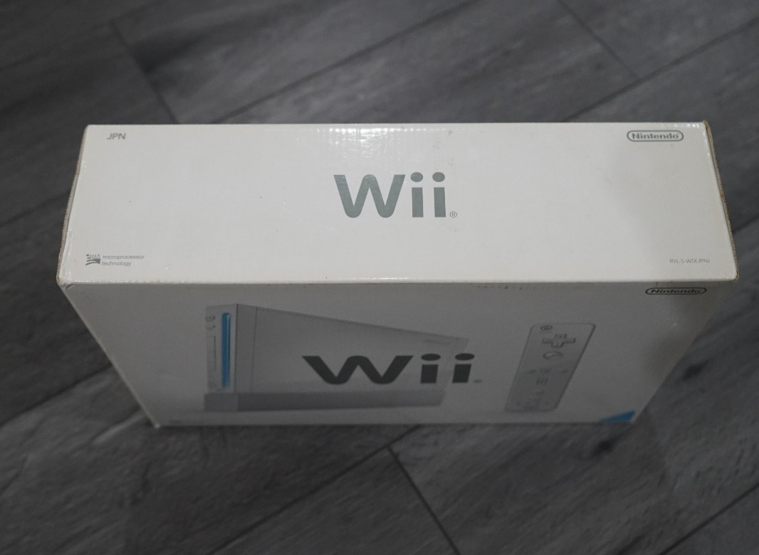 Nintendo Wii RVL-S-WD(JPN) Console In Box Complete W/ Extras