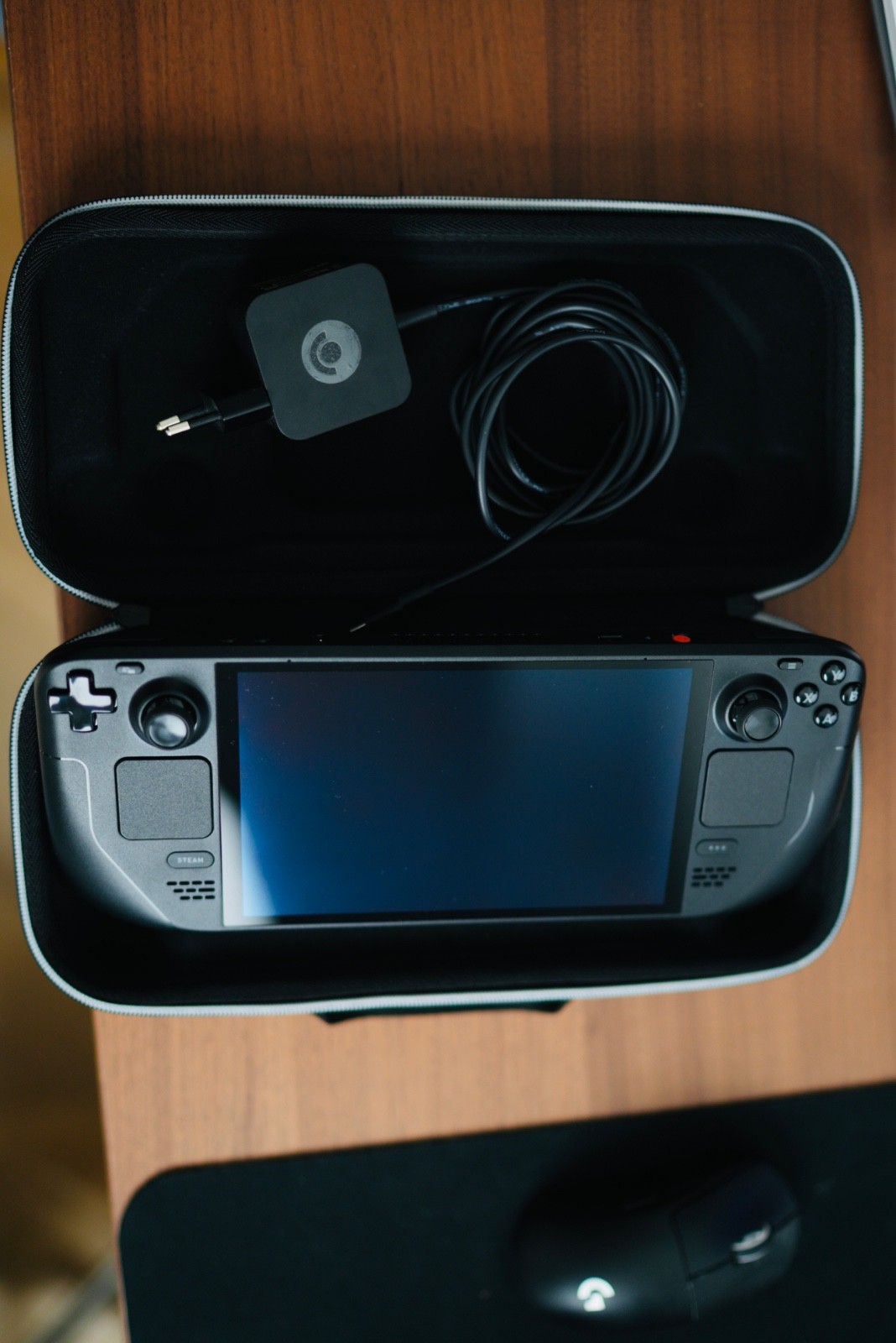 Steam Deck OLED 512GB + Charger + Case