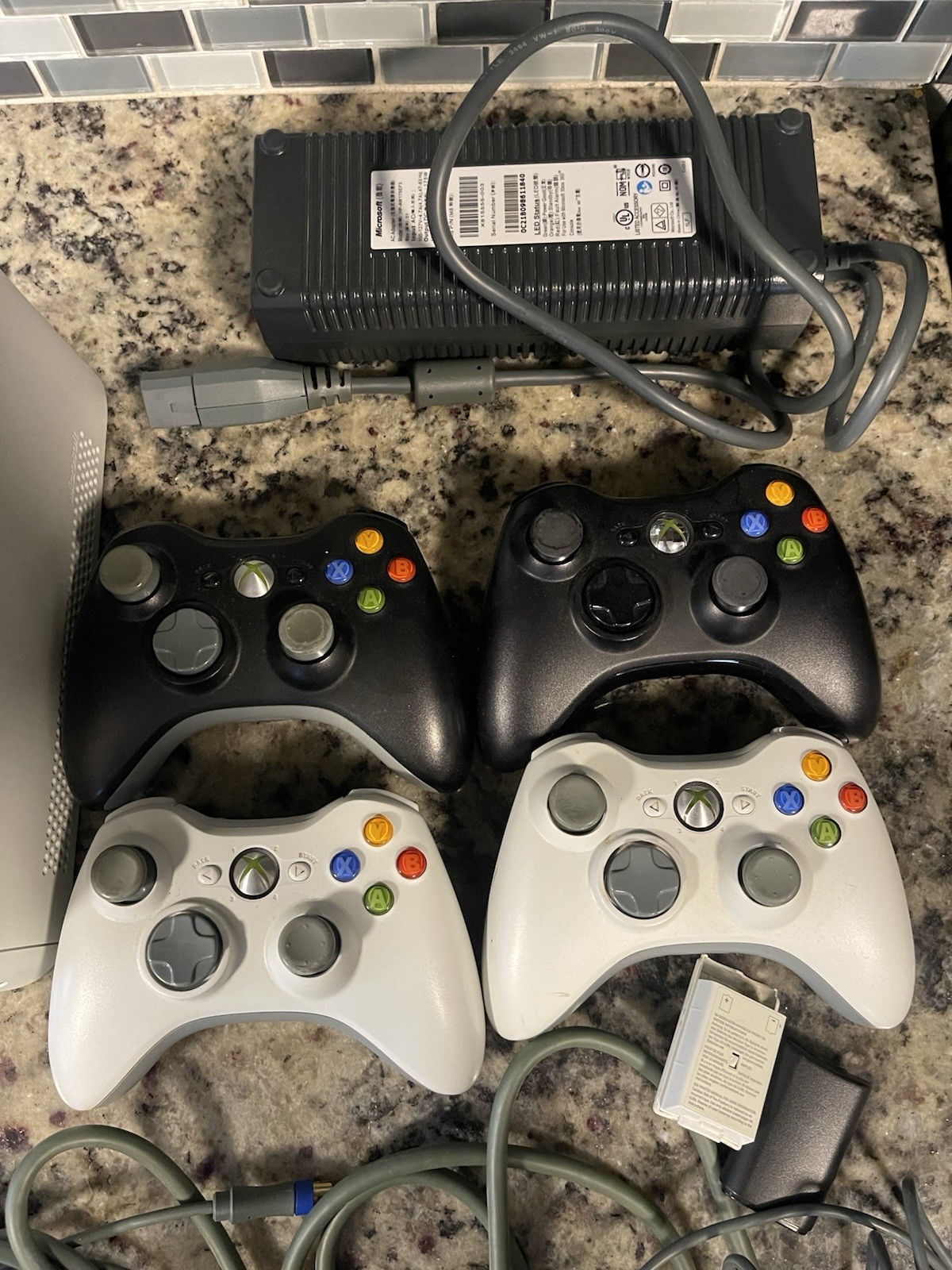 Xbox 360 Pro System Bundle 60GB WORKNG NO GAMES