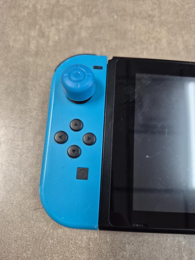 NINTENDO SWITCH HANDHELD – HAC-001 (SP8025649)