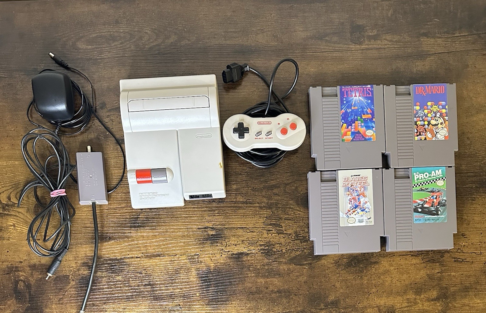 Nintendo NES Top Loader Console W/4 Games & Controller (TESTED/READ DESCRIPTION)