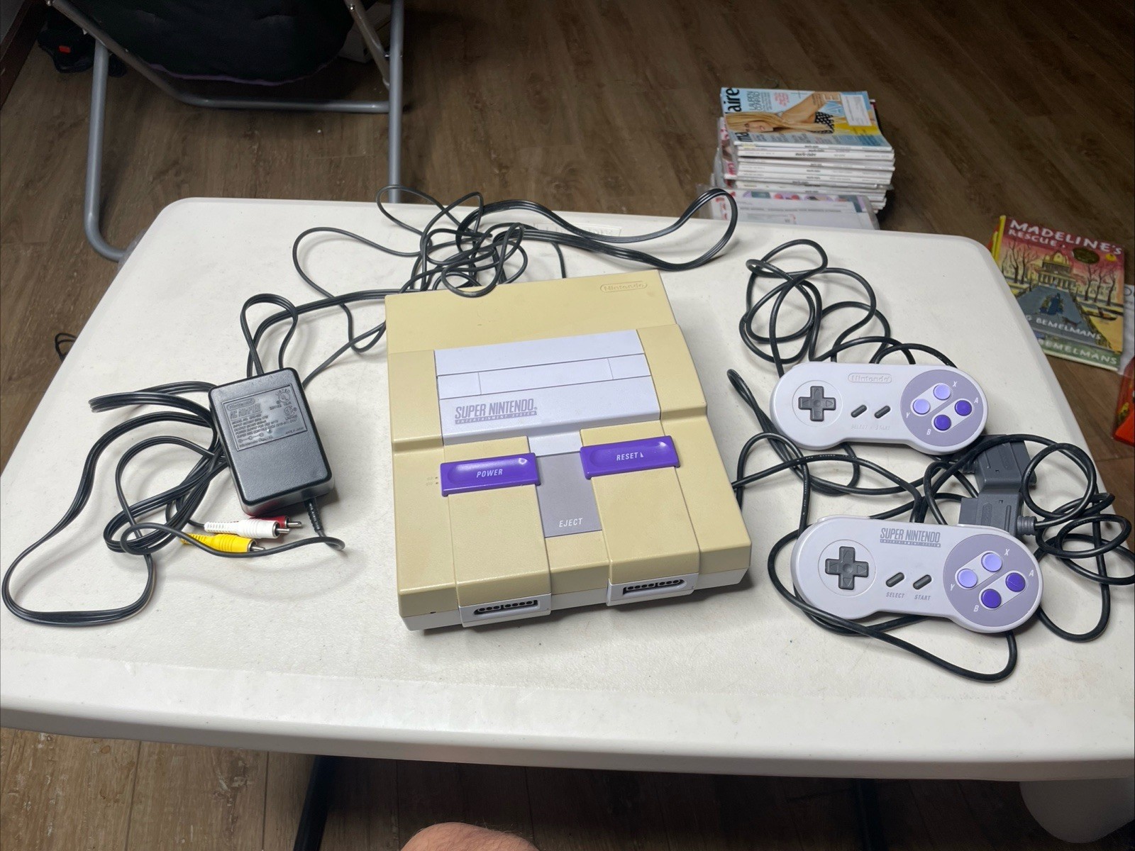 Super Nintendo SNES Console Bundle – Tested – Two Controllers