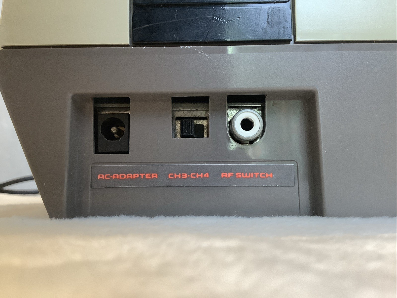 Nintendo Entertainment System Cons+ 2 Controllers + Super Mario Bros./ Duck Hunt