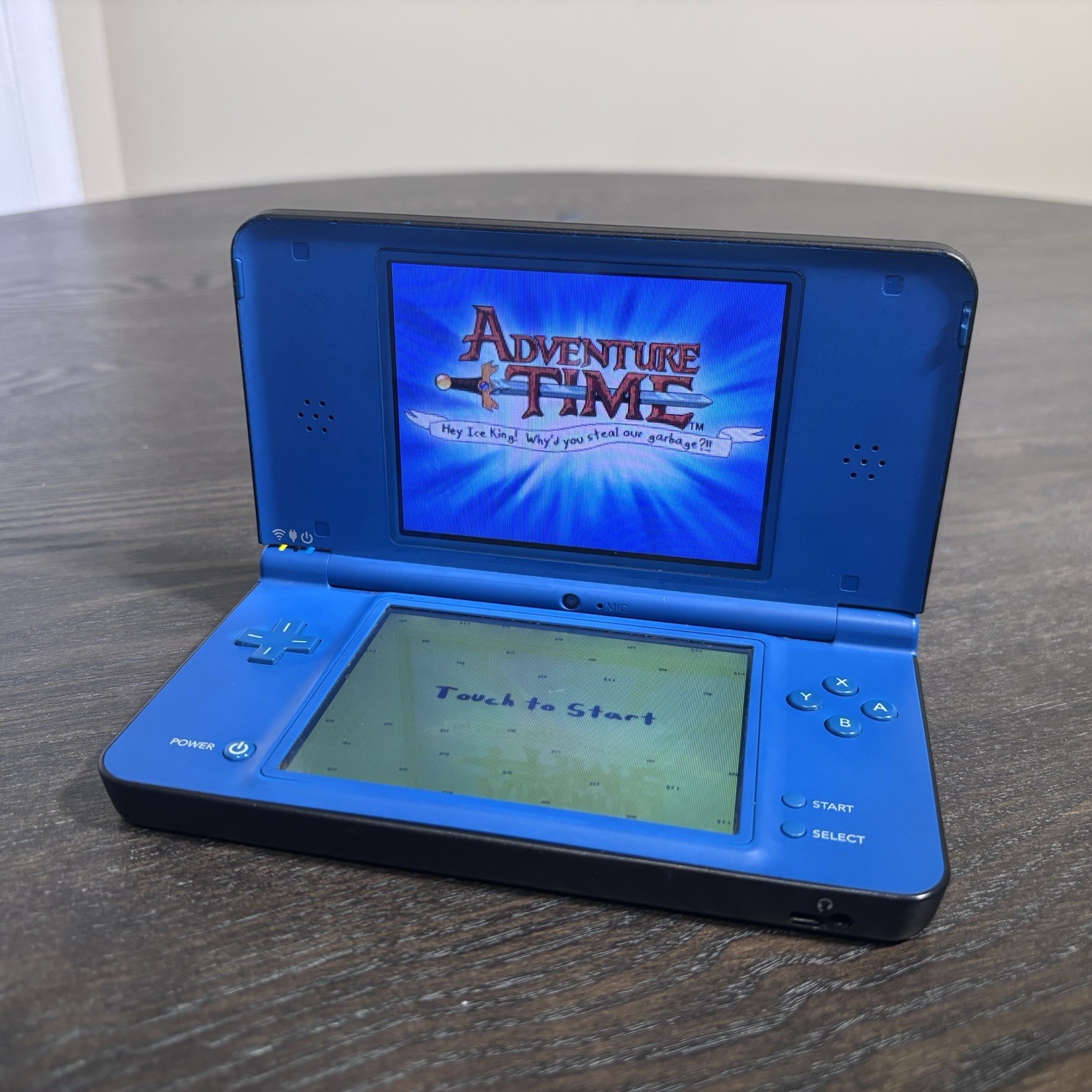 Nintendo DSi XL Bundle [used] (Console w/Charger, Case & Adventure Time Game)