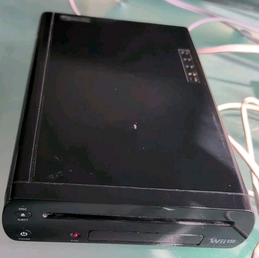 NINTENDO WII U CONSOLE 32GB FOR PARTS/REPAIR: