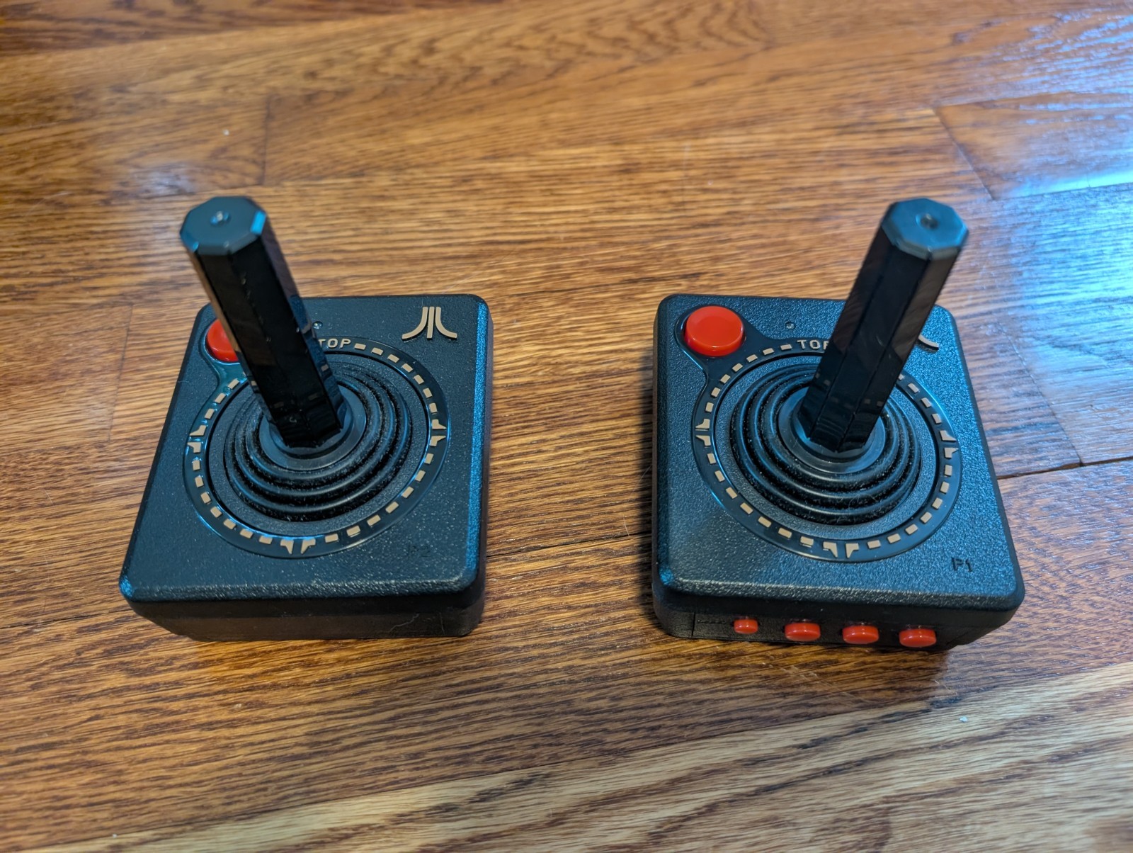 Atari Flashback 8 40th Anniversary Gold Deluxe HD Console – TESTED AND WORKING